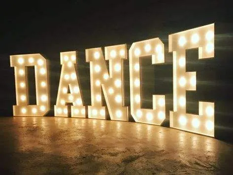 "DANCE" - 4FT 