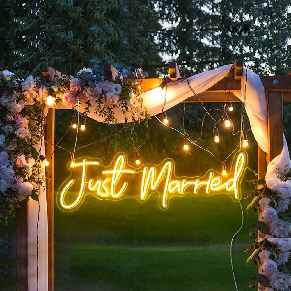 Neon Sign - Just Married (Warm White) 