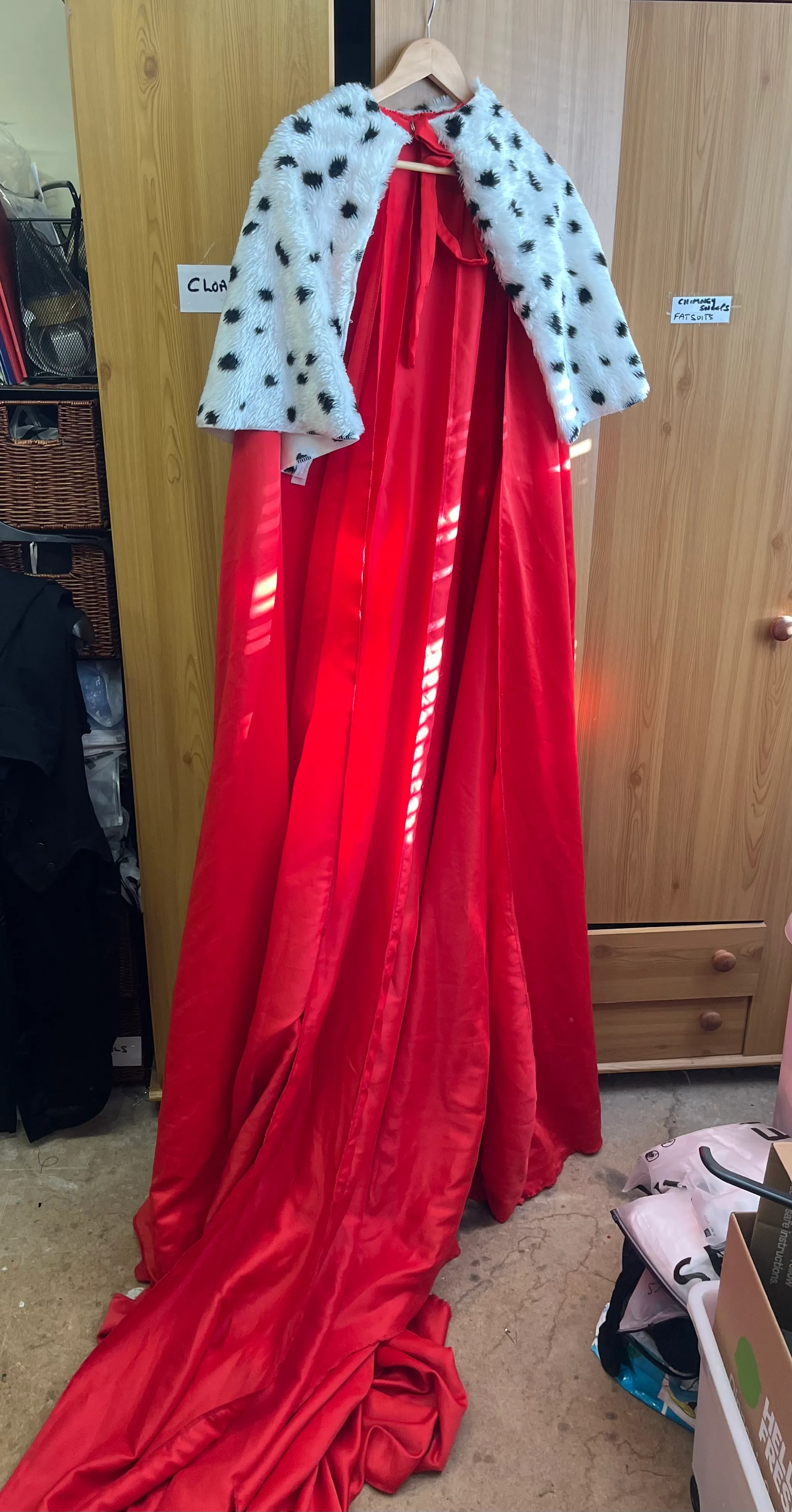 Cape- Red with furr and Long Trail