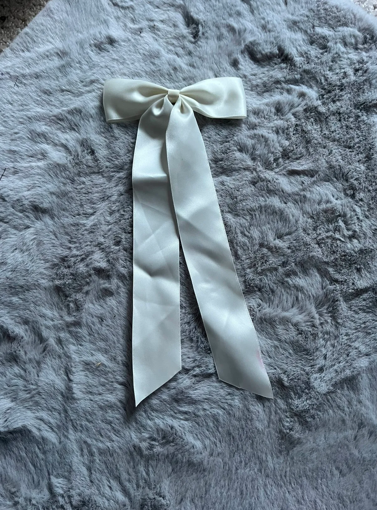 Bow- Cream/ White long