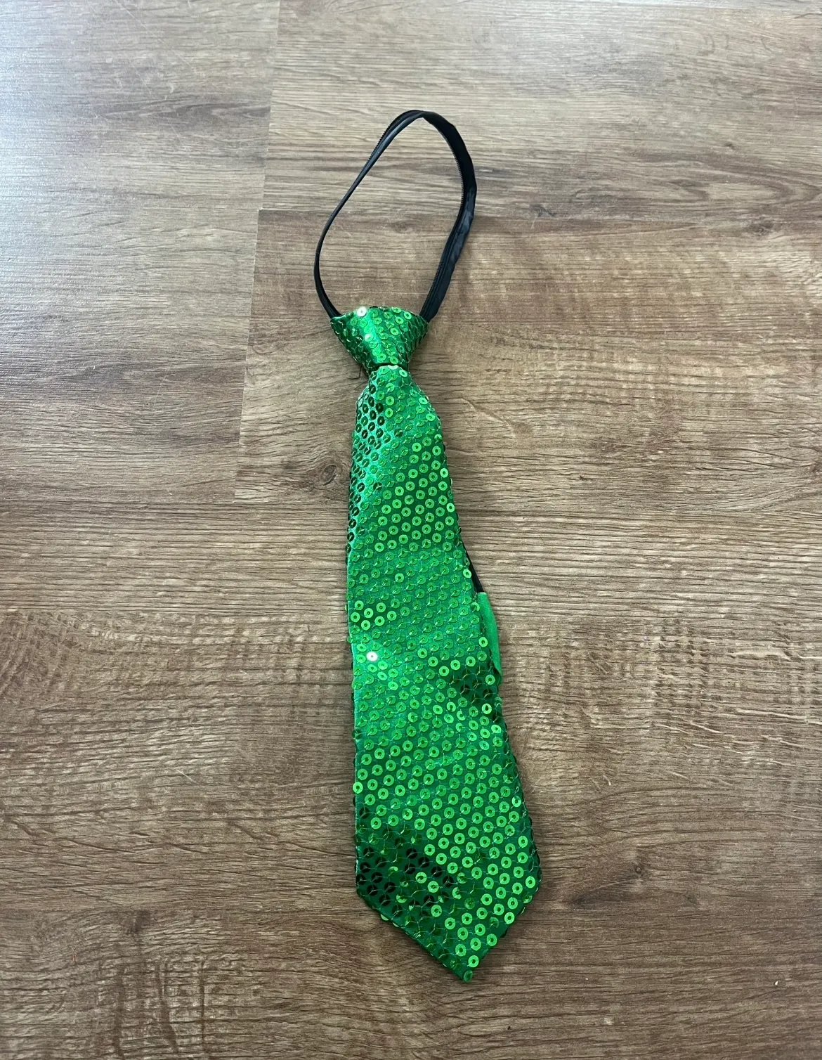 Tie- Green sequin