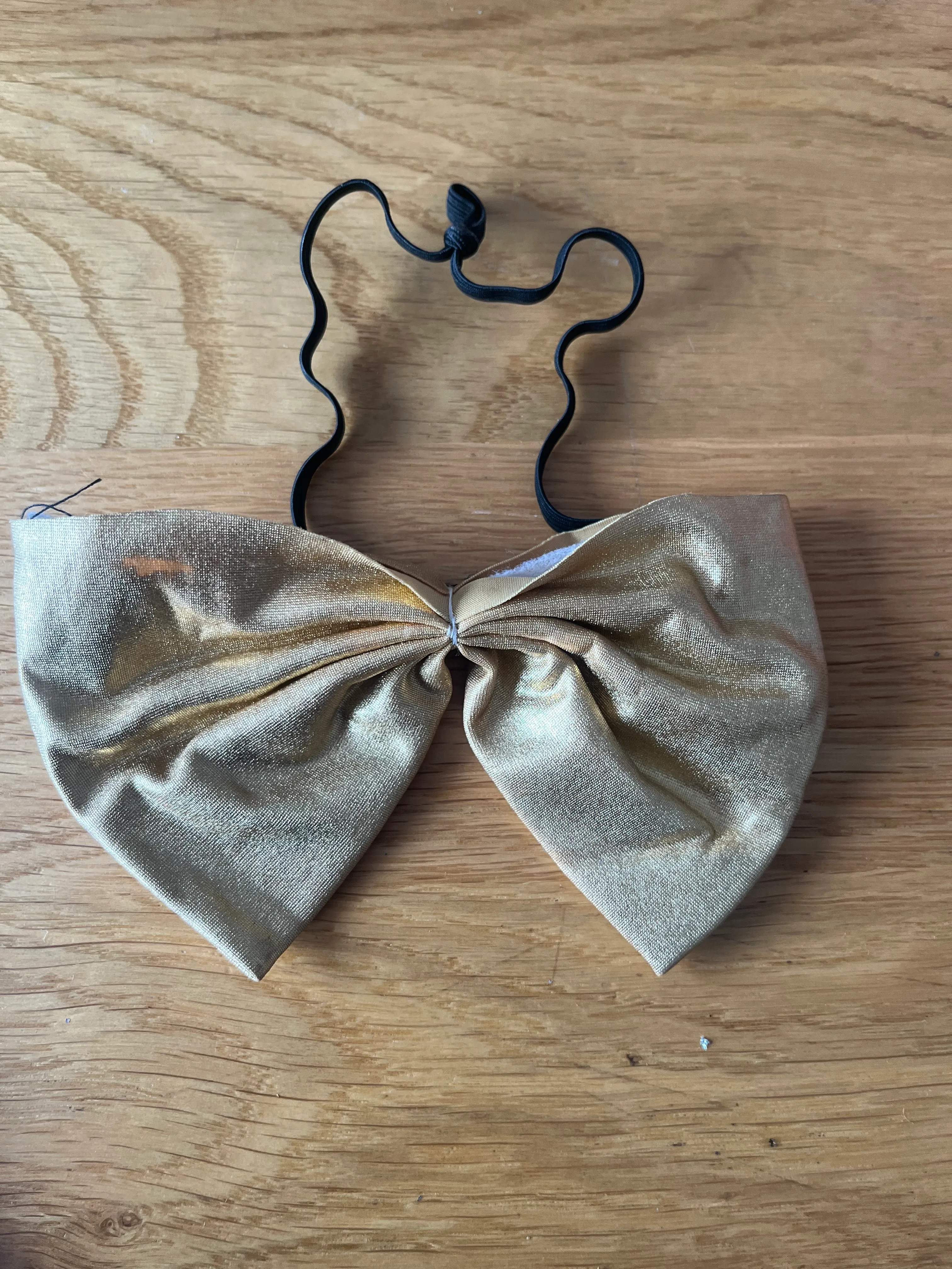 Bow tie- Gold