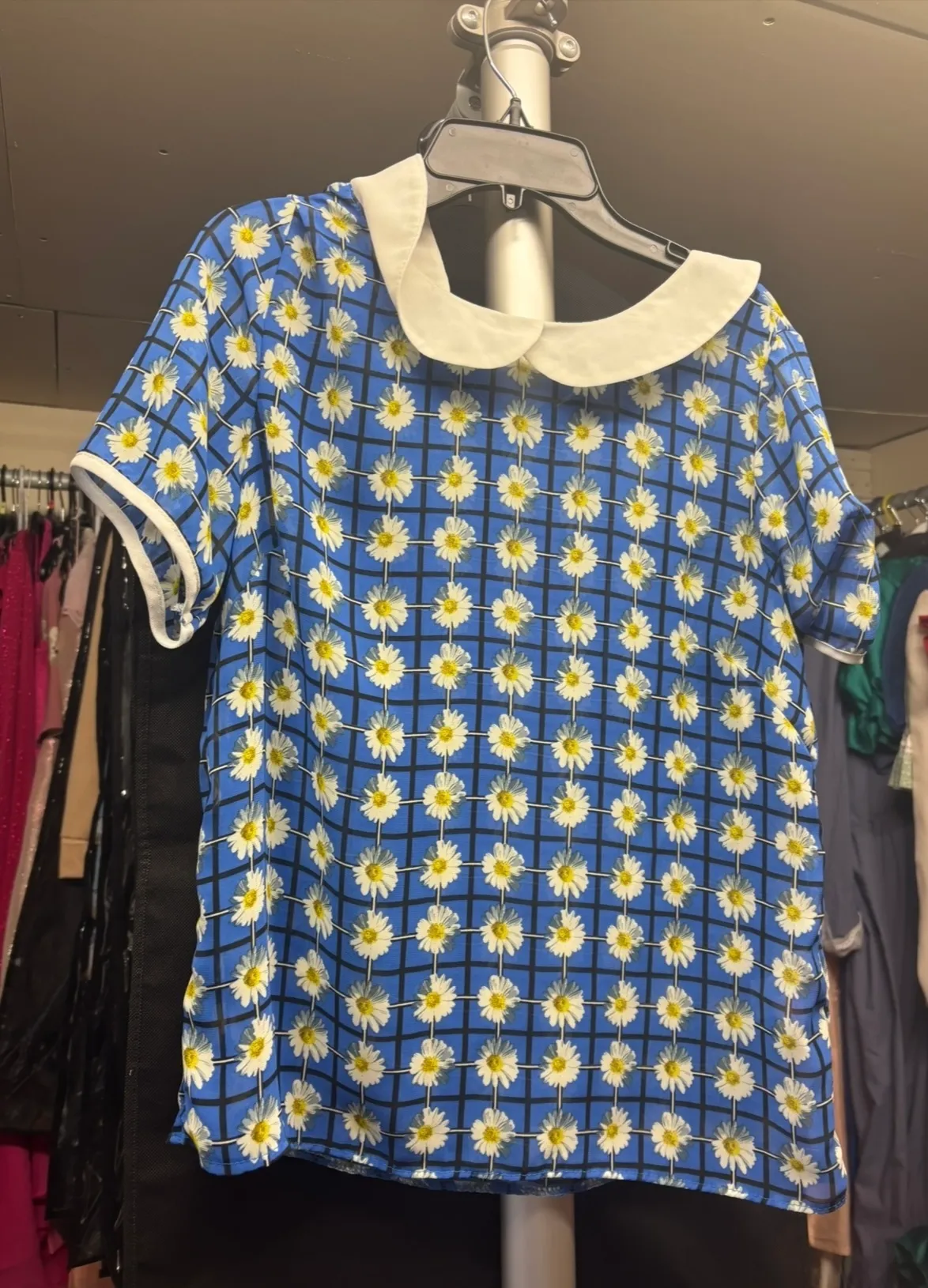 Top- Blue daisy print