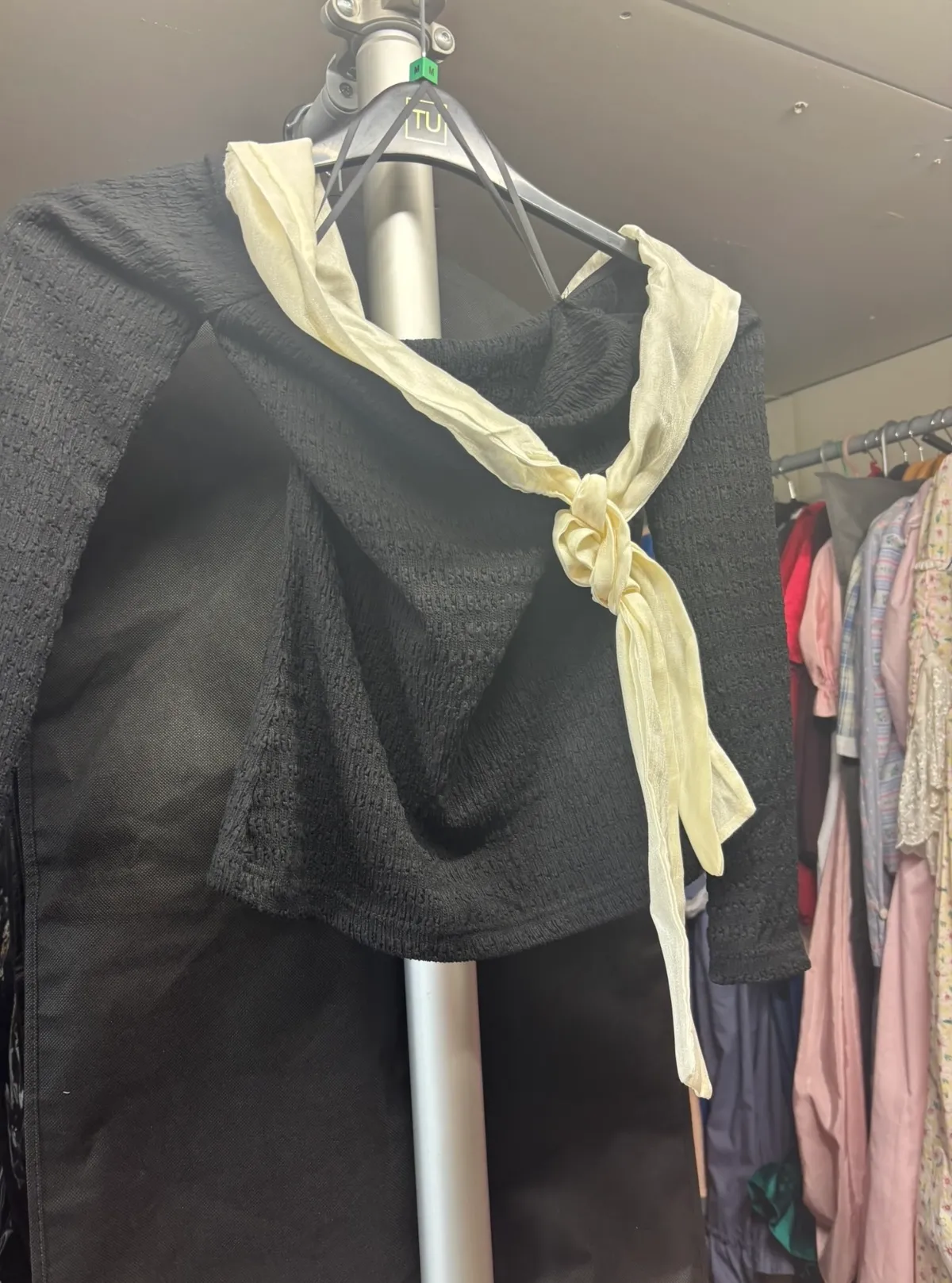 Top- Black and cream