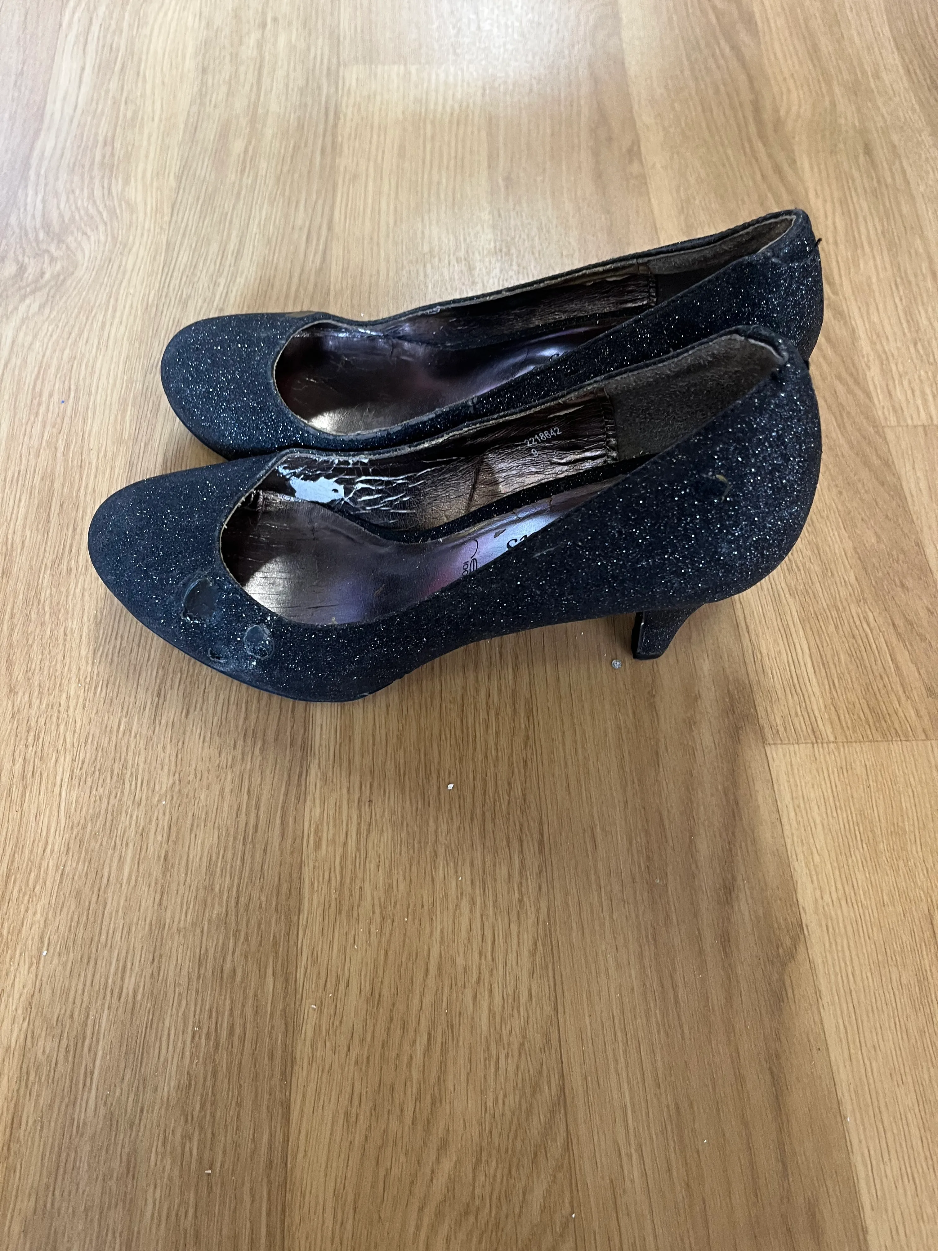 Heels- Black Glittery