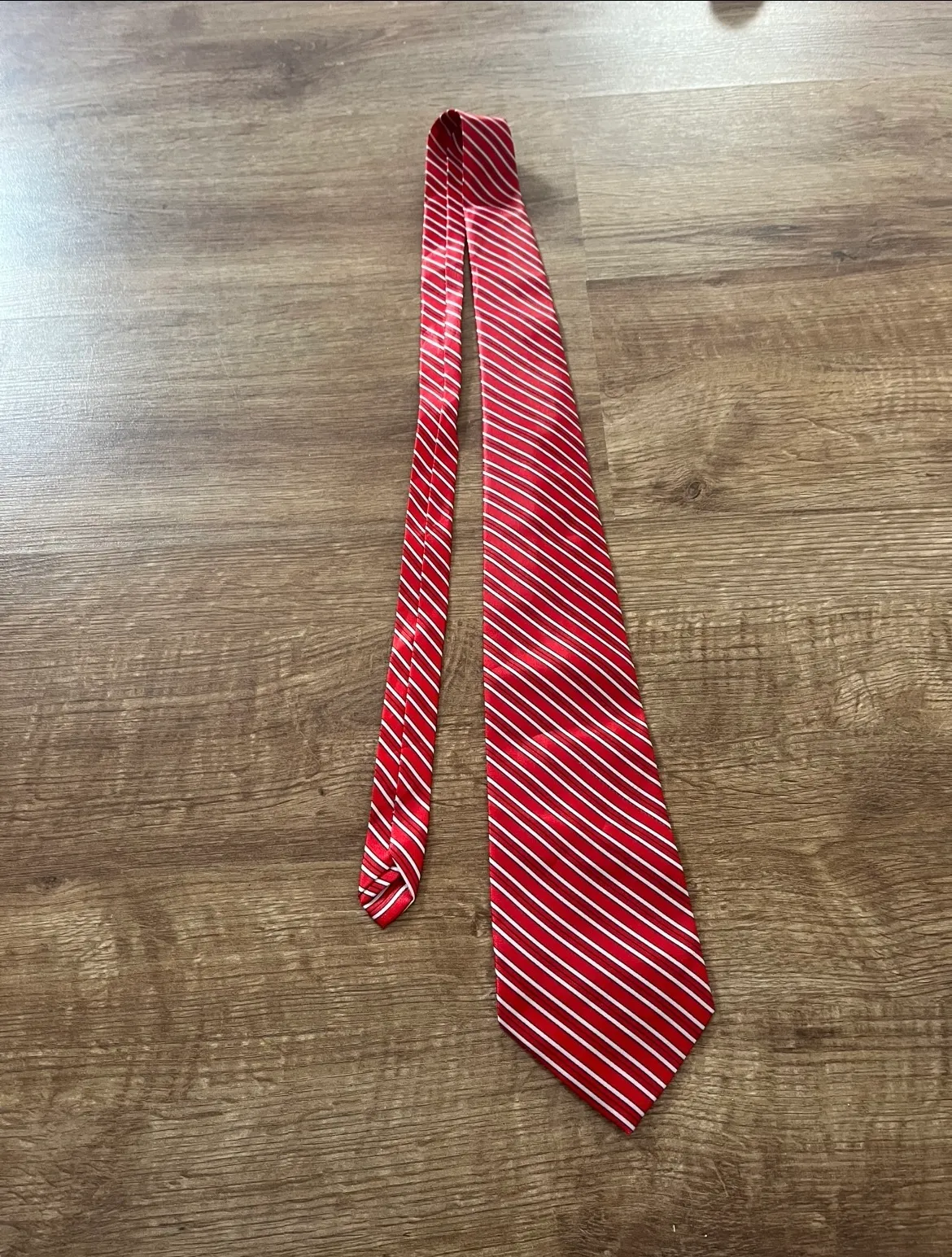 Tie- White and red striped