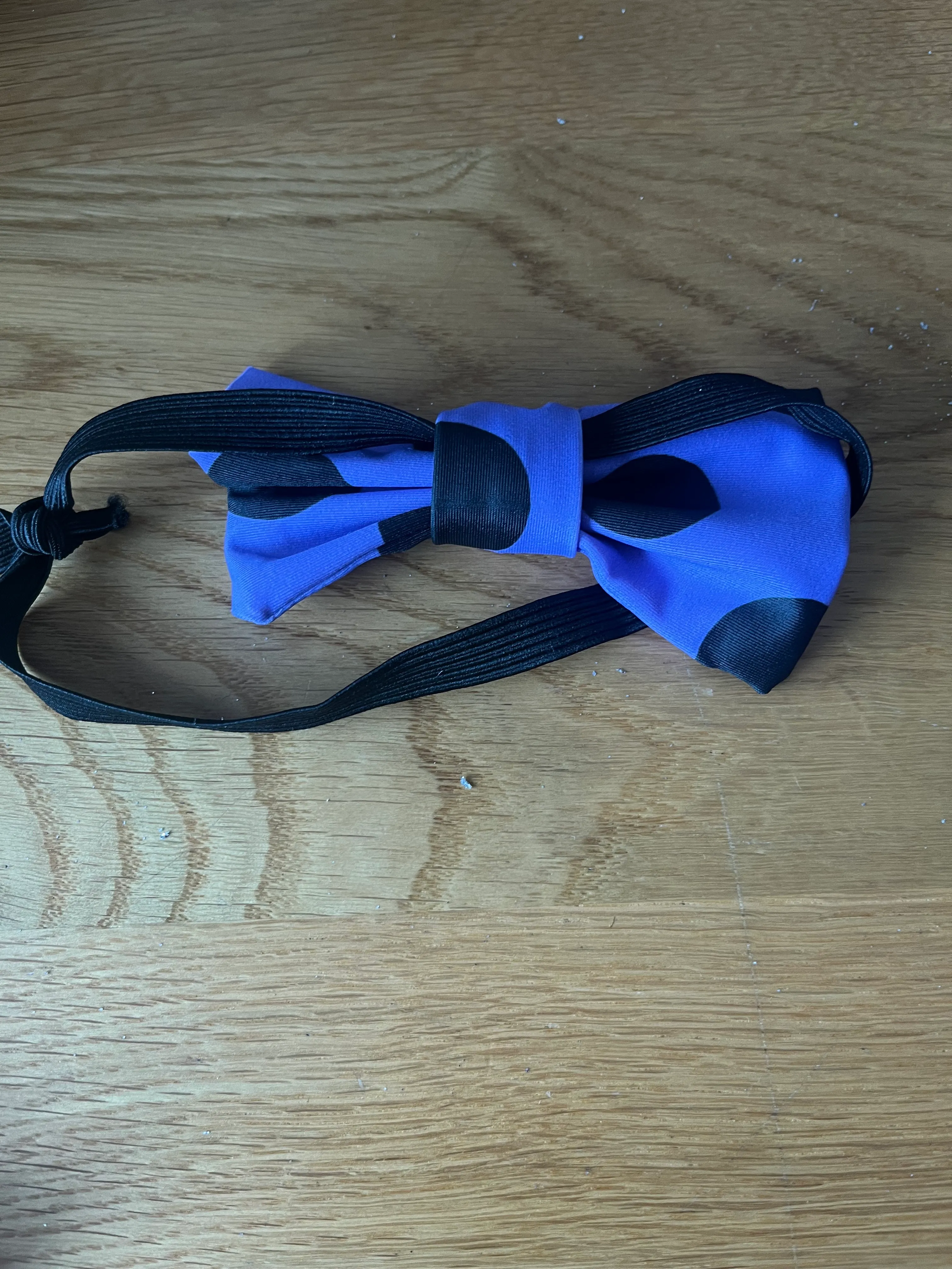 Bow tie- Purple and black spot