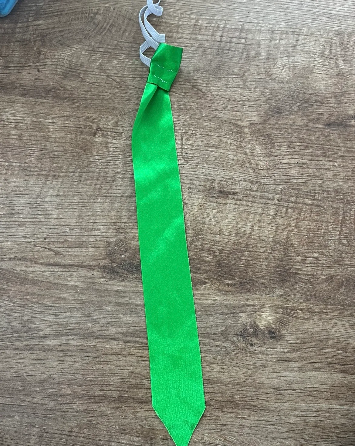 Tie- Green on elastic
