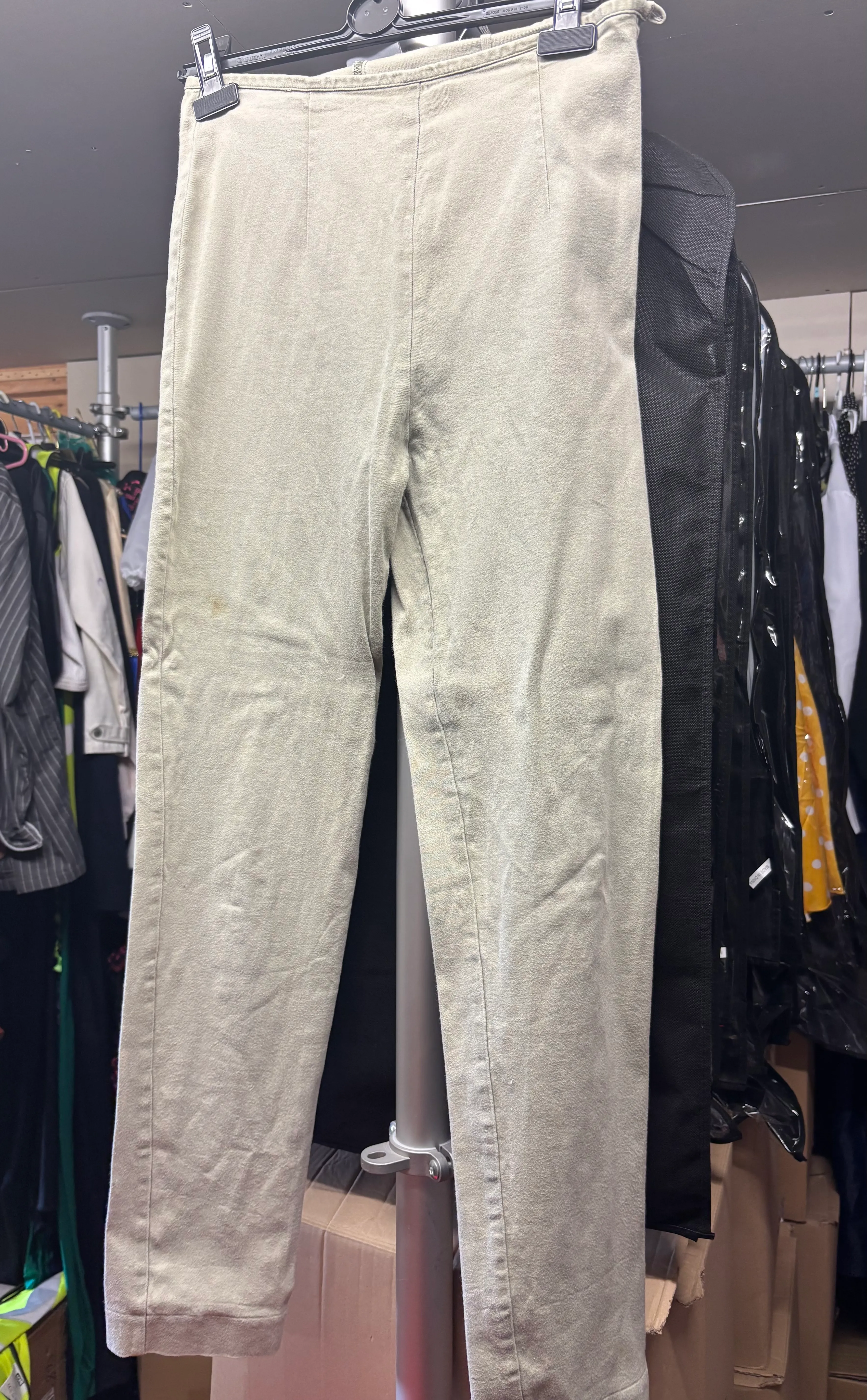 Trousers- Beige trousers