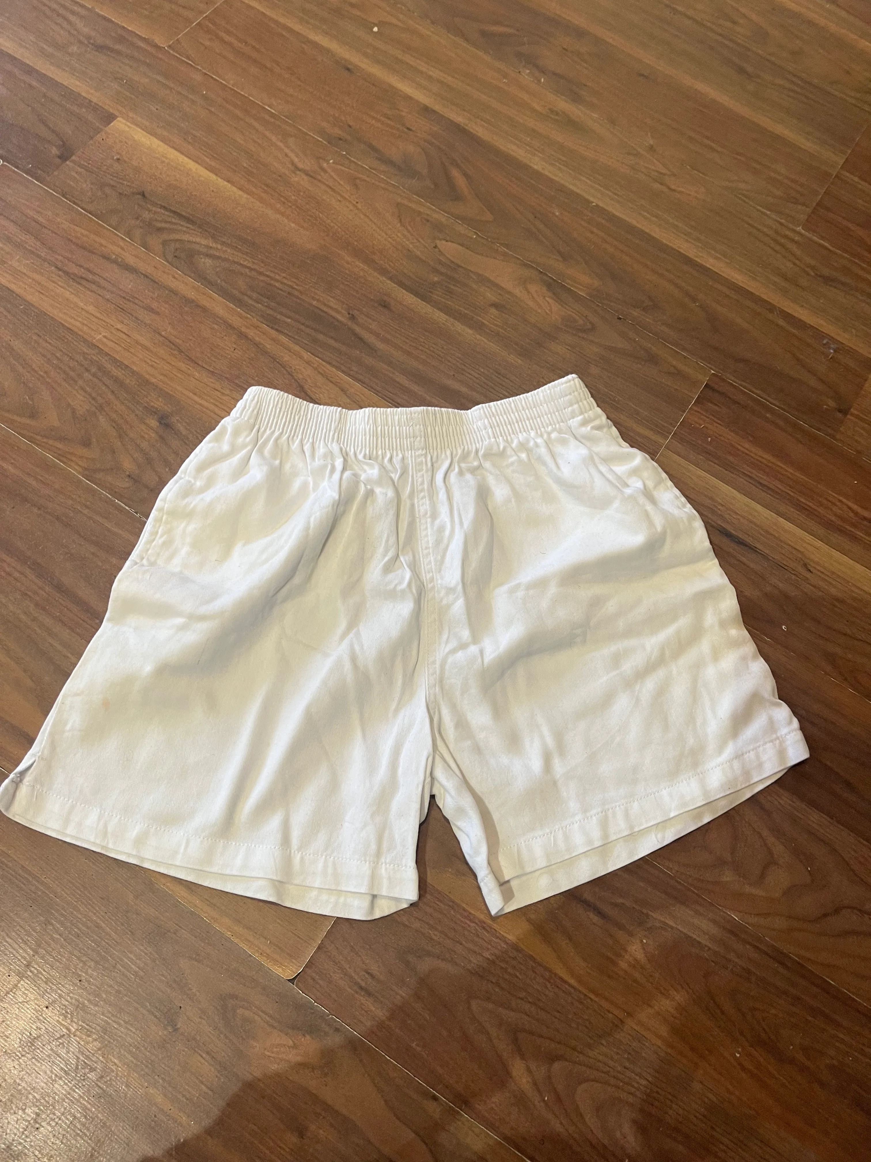 Shorts- white plain