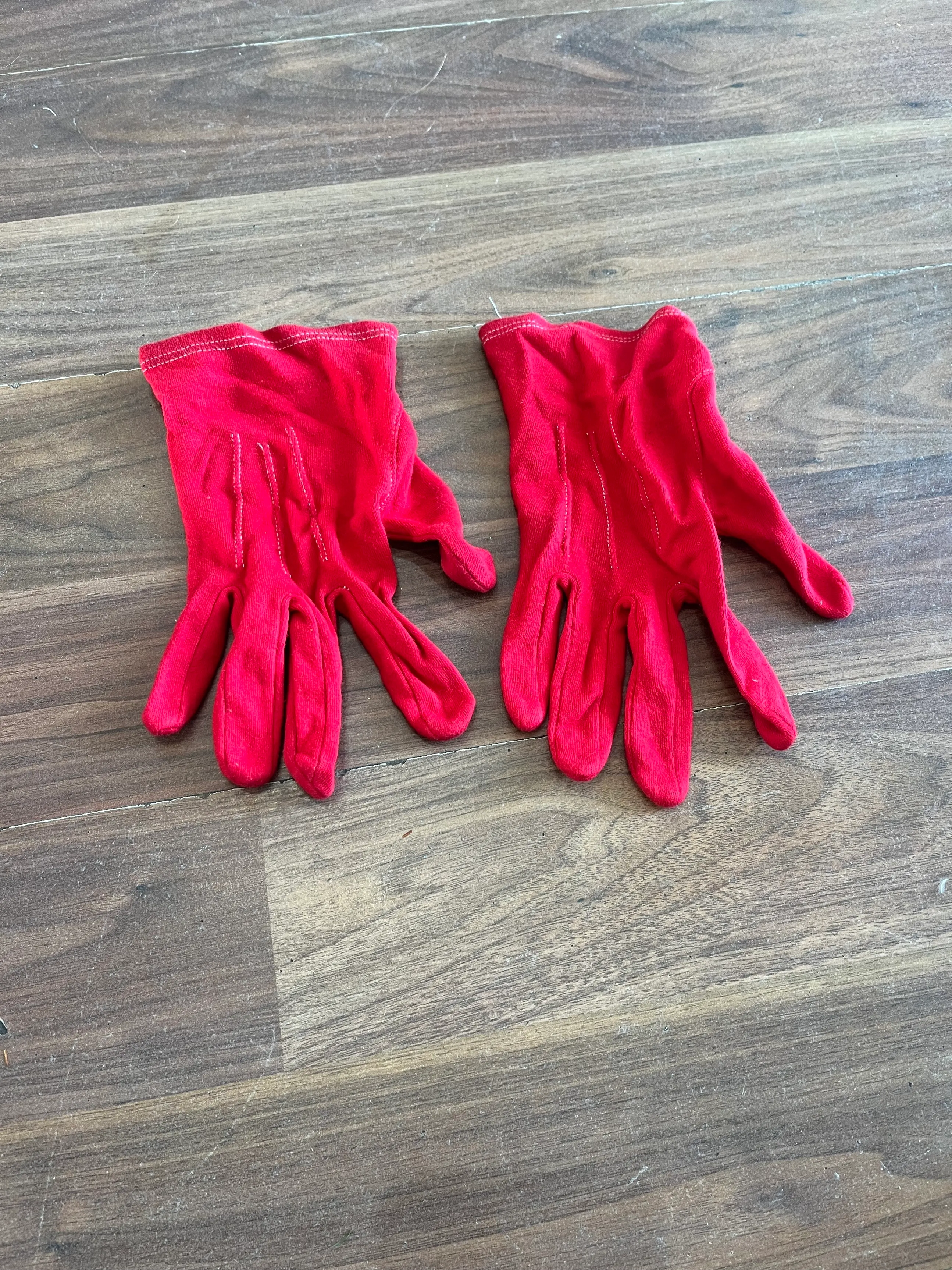 Gloves- Red 