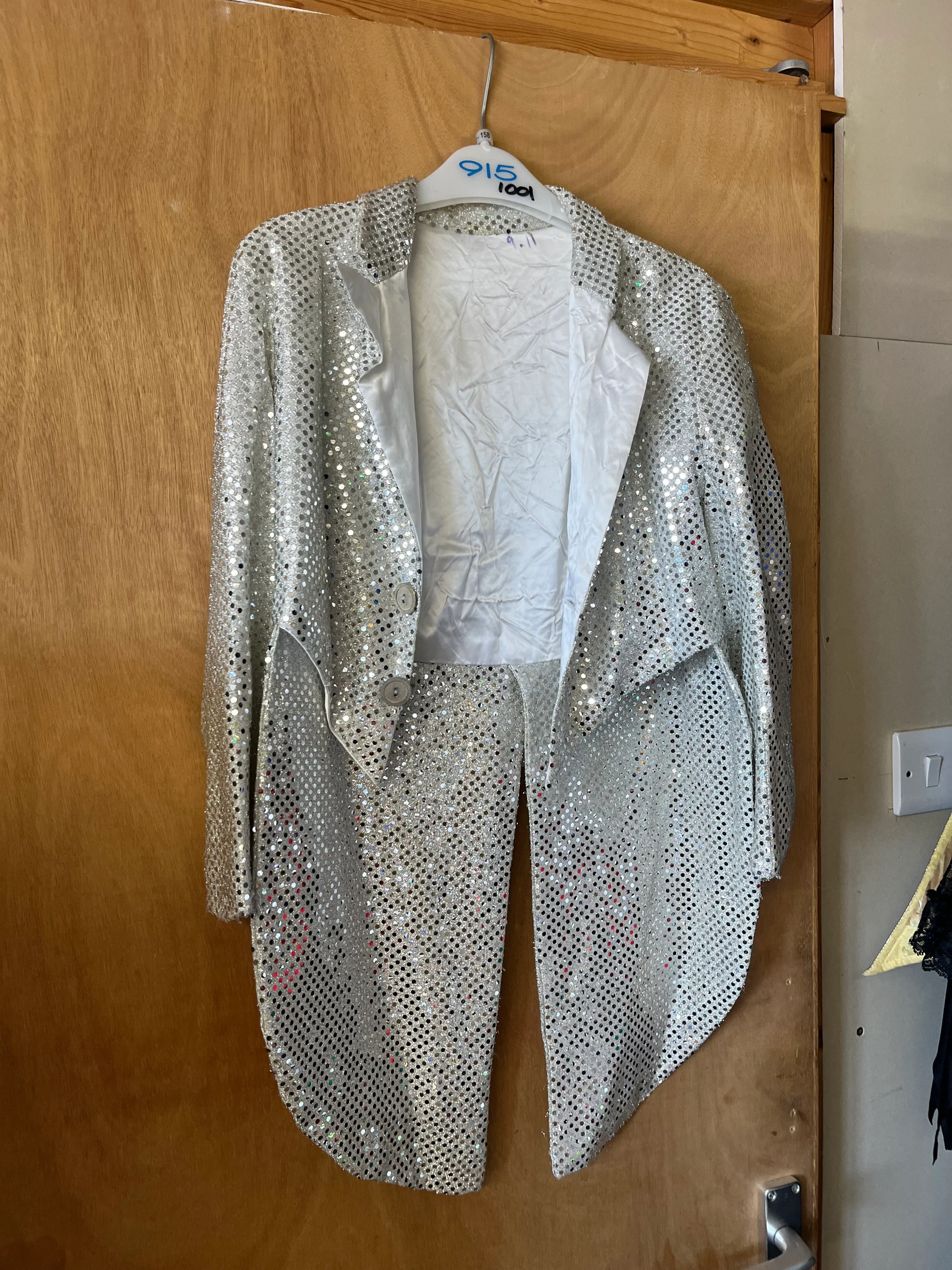 Tailcoat- Silver sequin