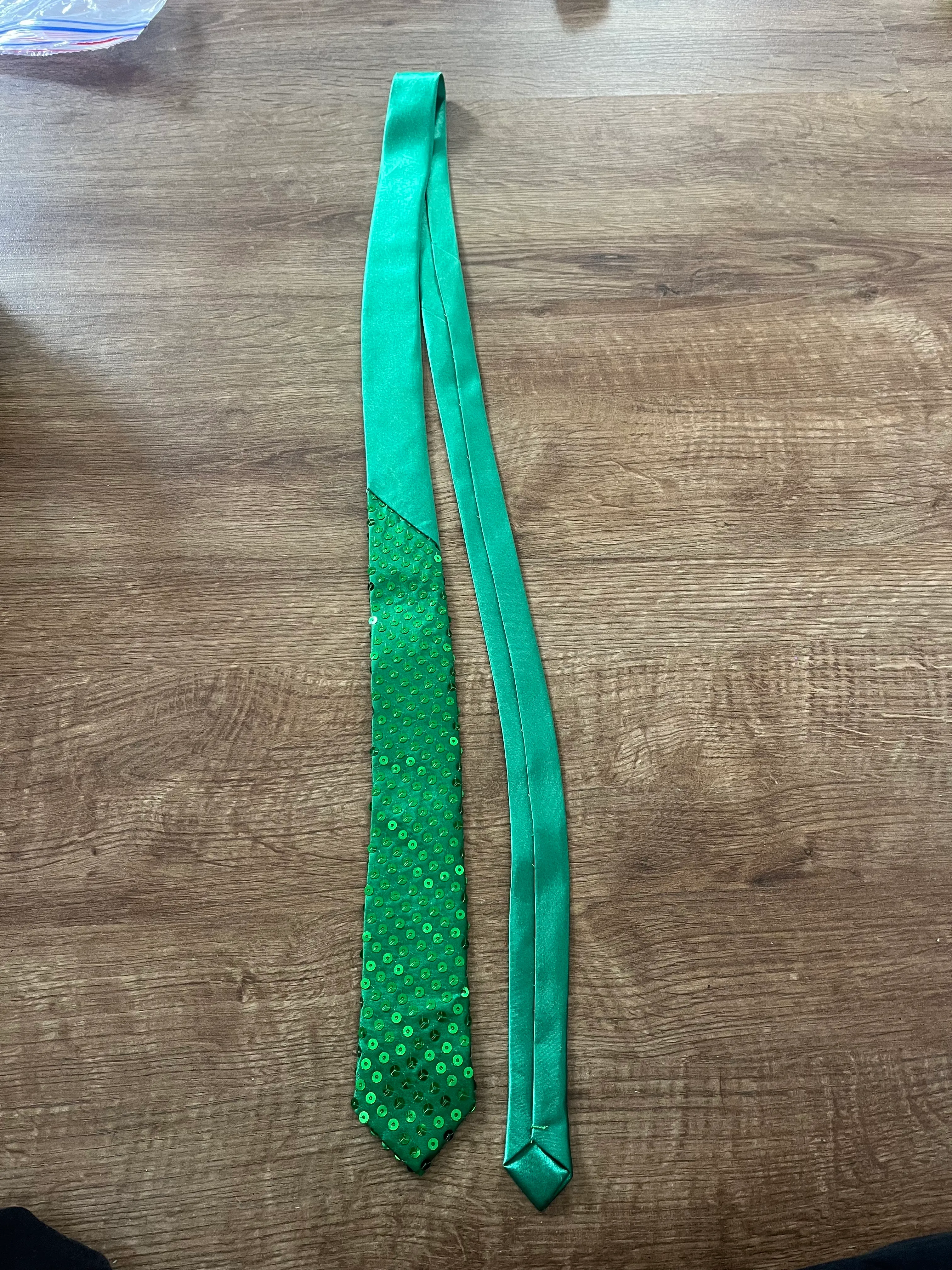 Tie- Green sequin 