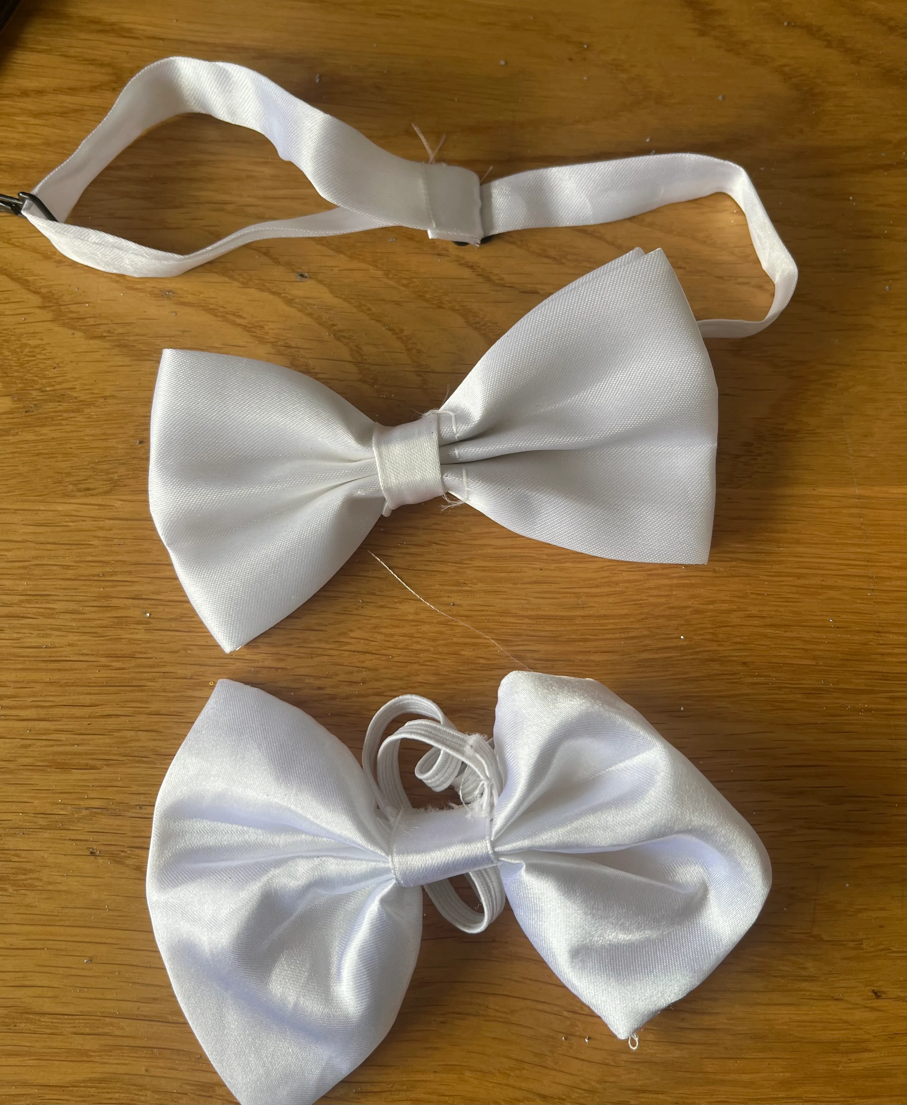Bow tie- White satin