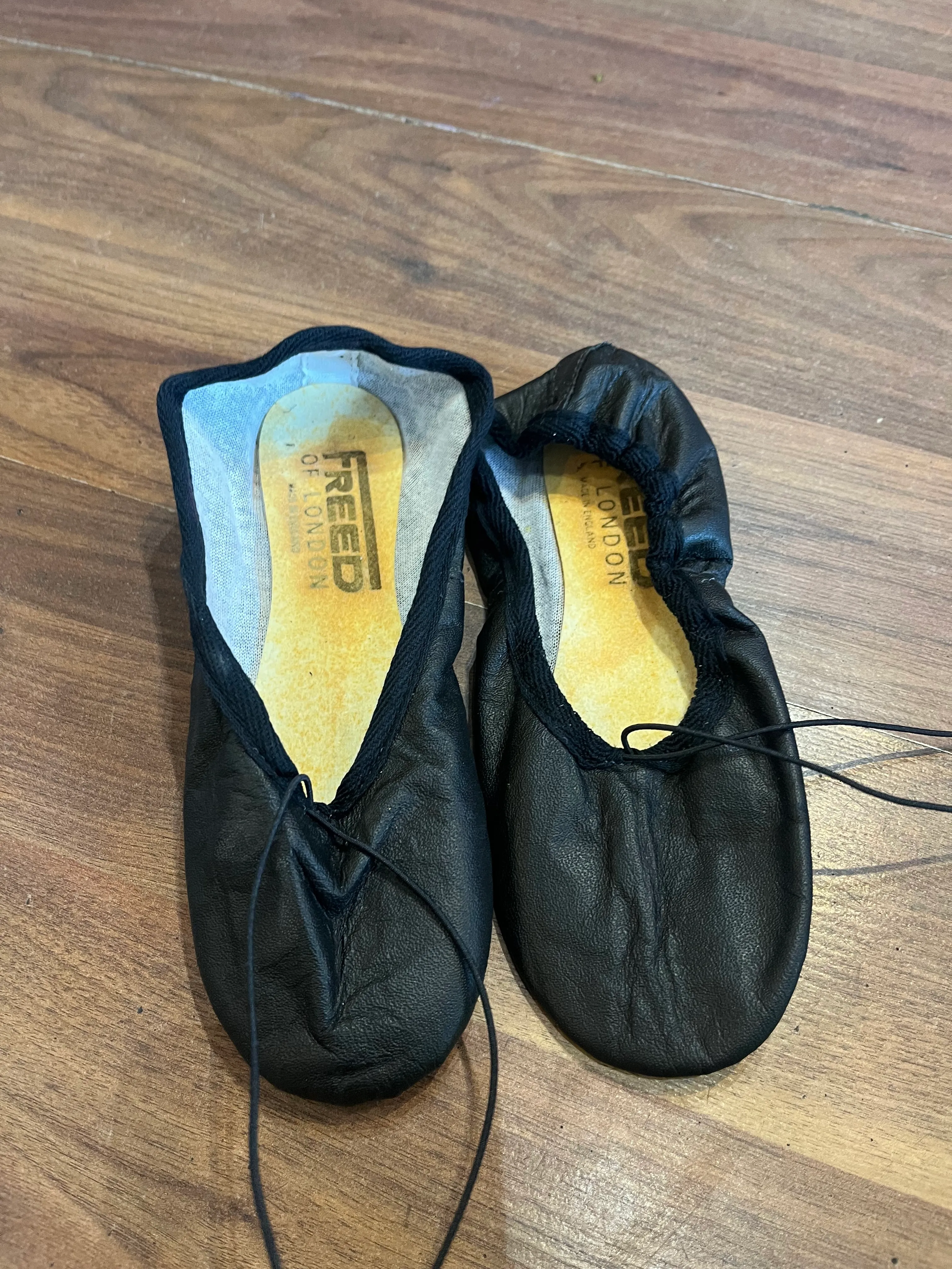 Balllet Shoes- Black Split Sole