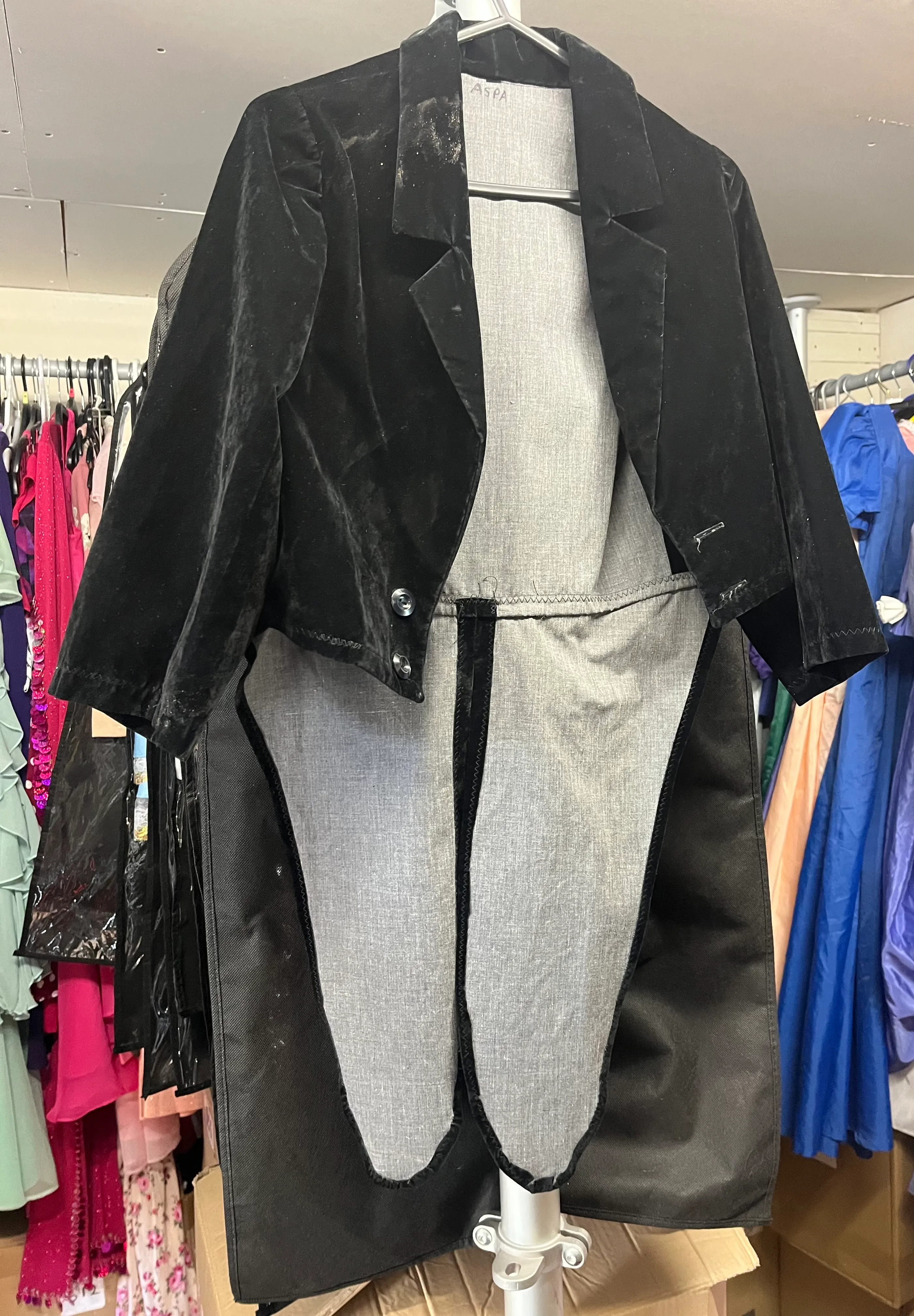 Tailcoat- black velour