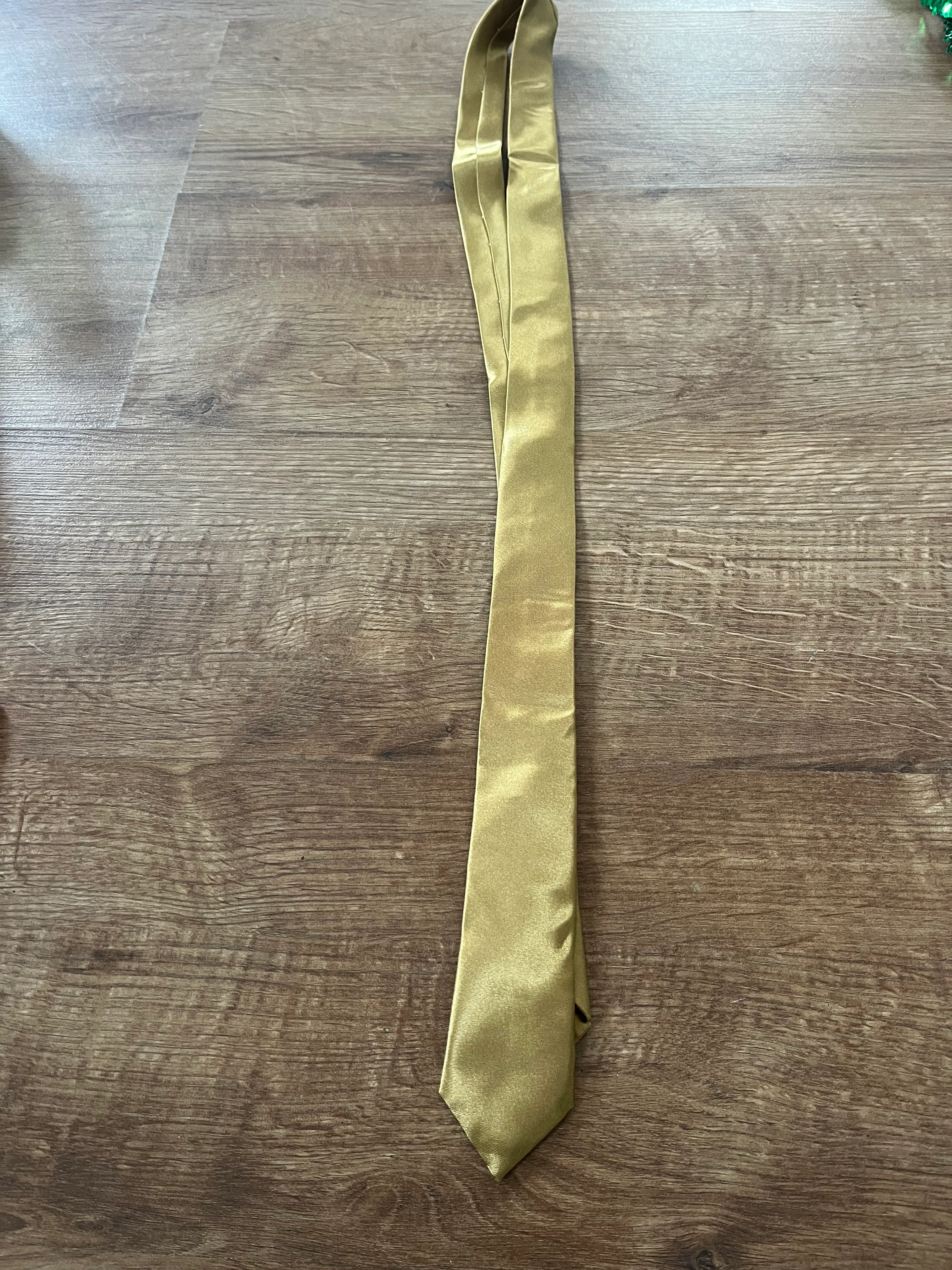 Tie- All Gold