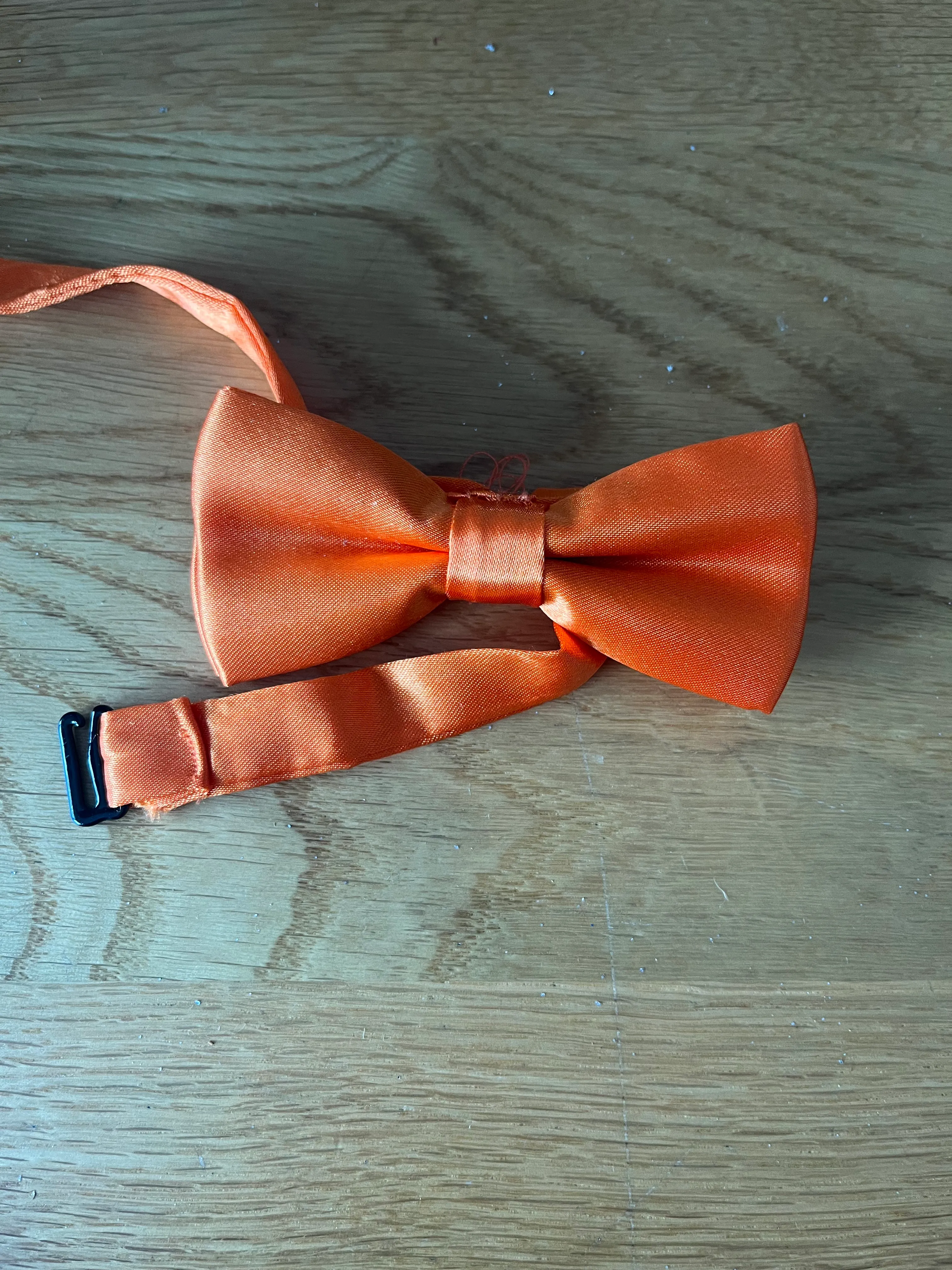 Bow tie- Orange