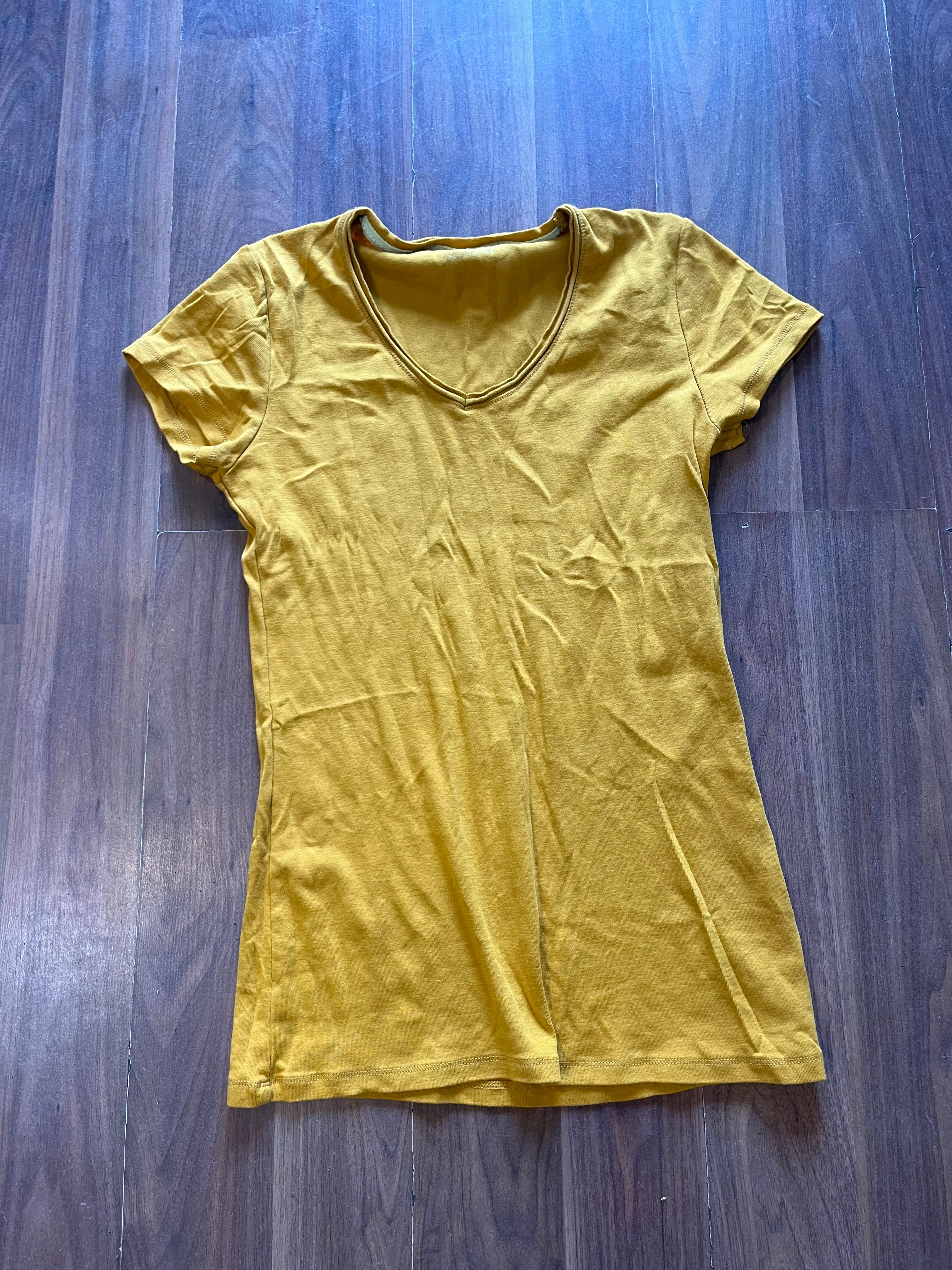 T-Shirt - Mustard V-Neck