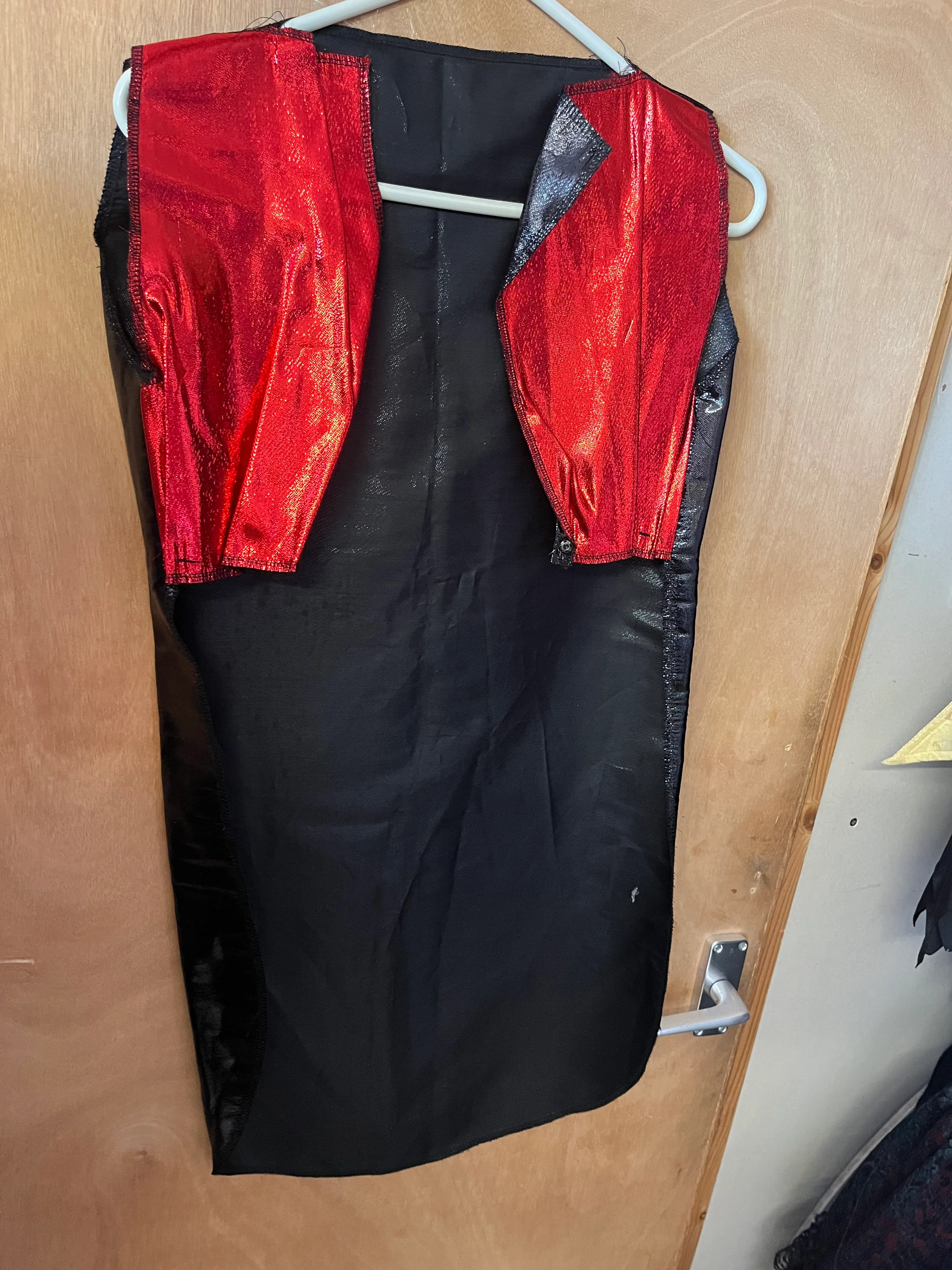 Tailcoat- Black and red no sleeves