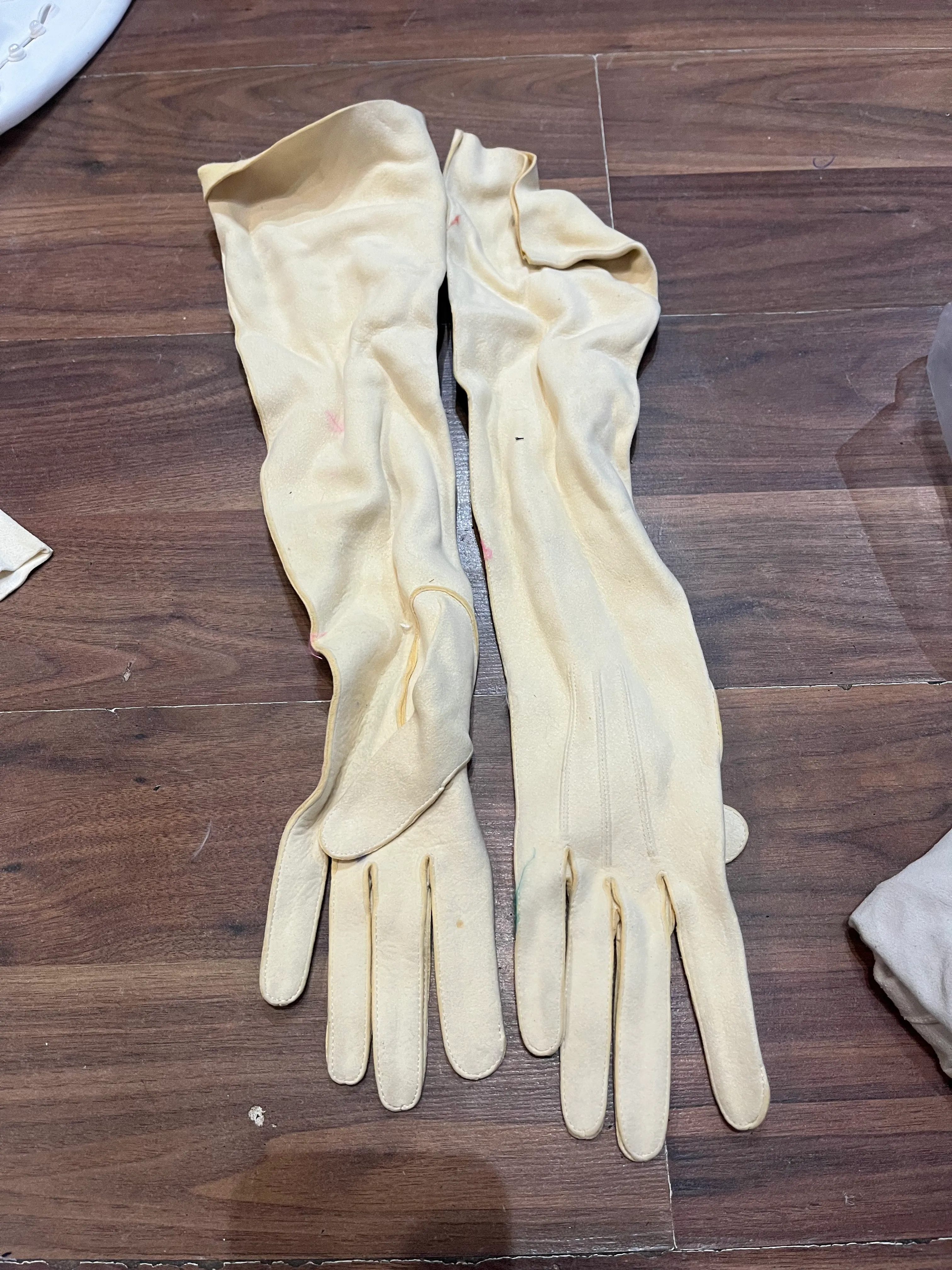 Gloves- Beige/cream long