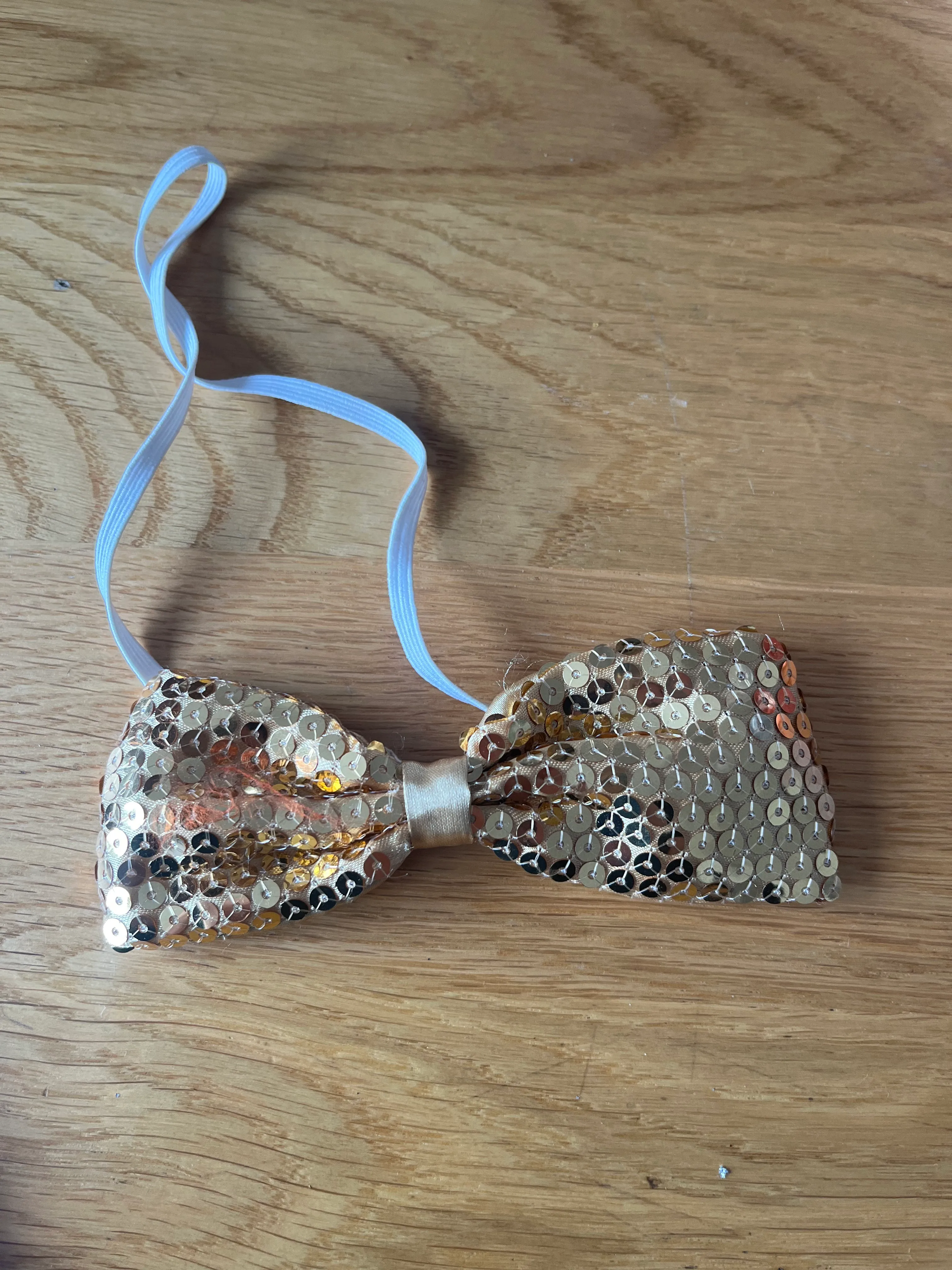 Bow tie- Gold sequin