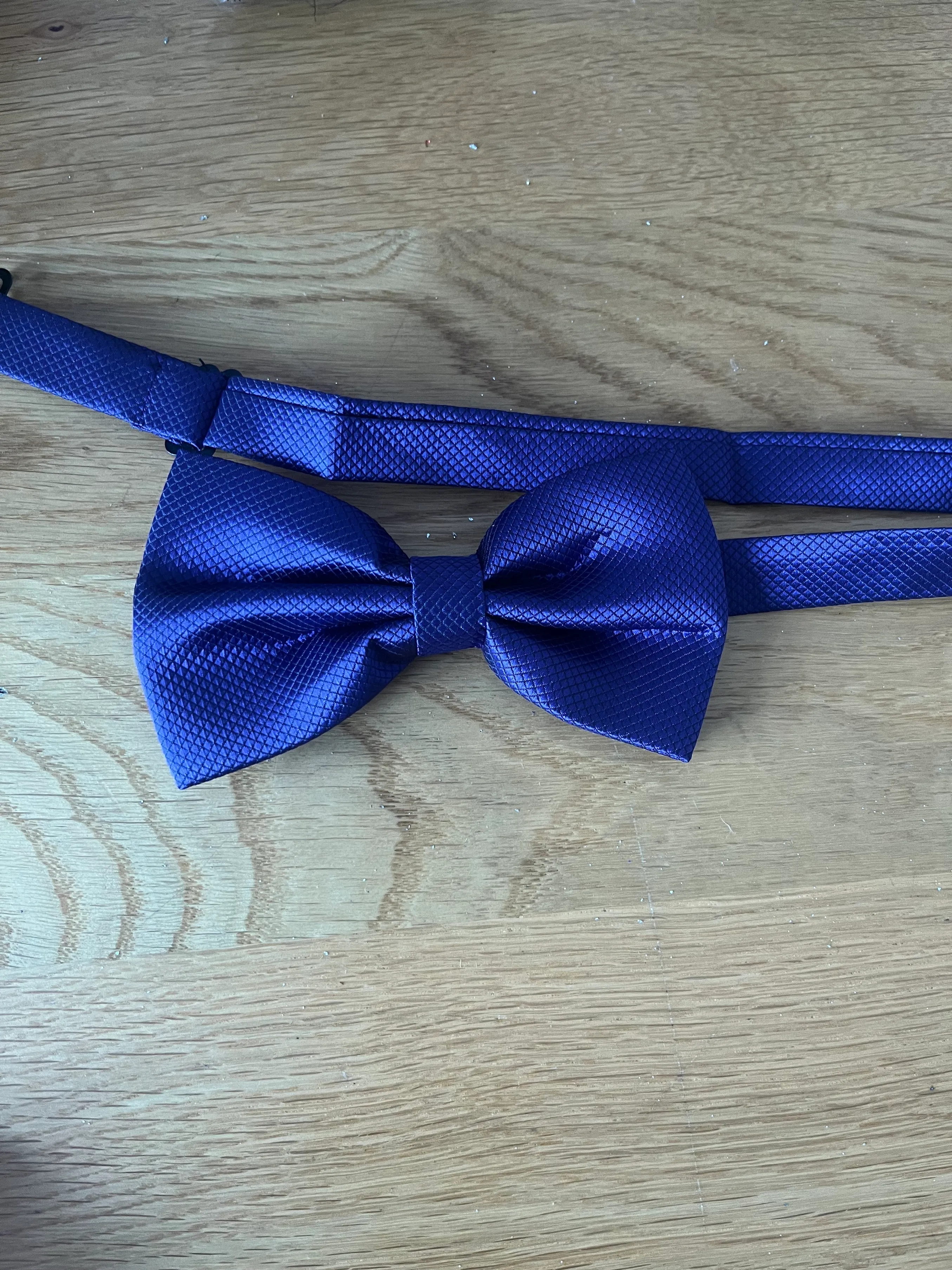Bow tie- Purple patterned