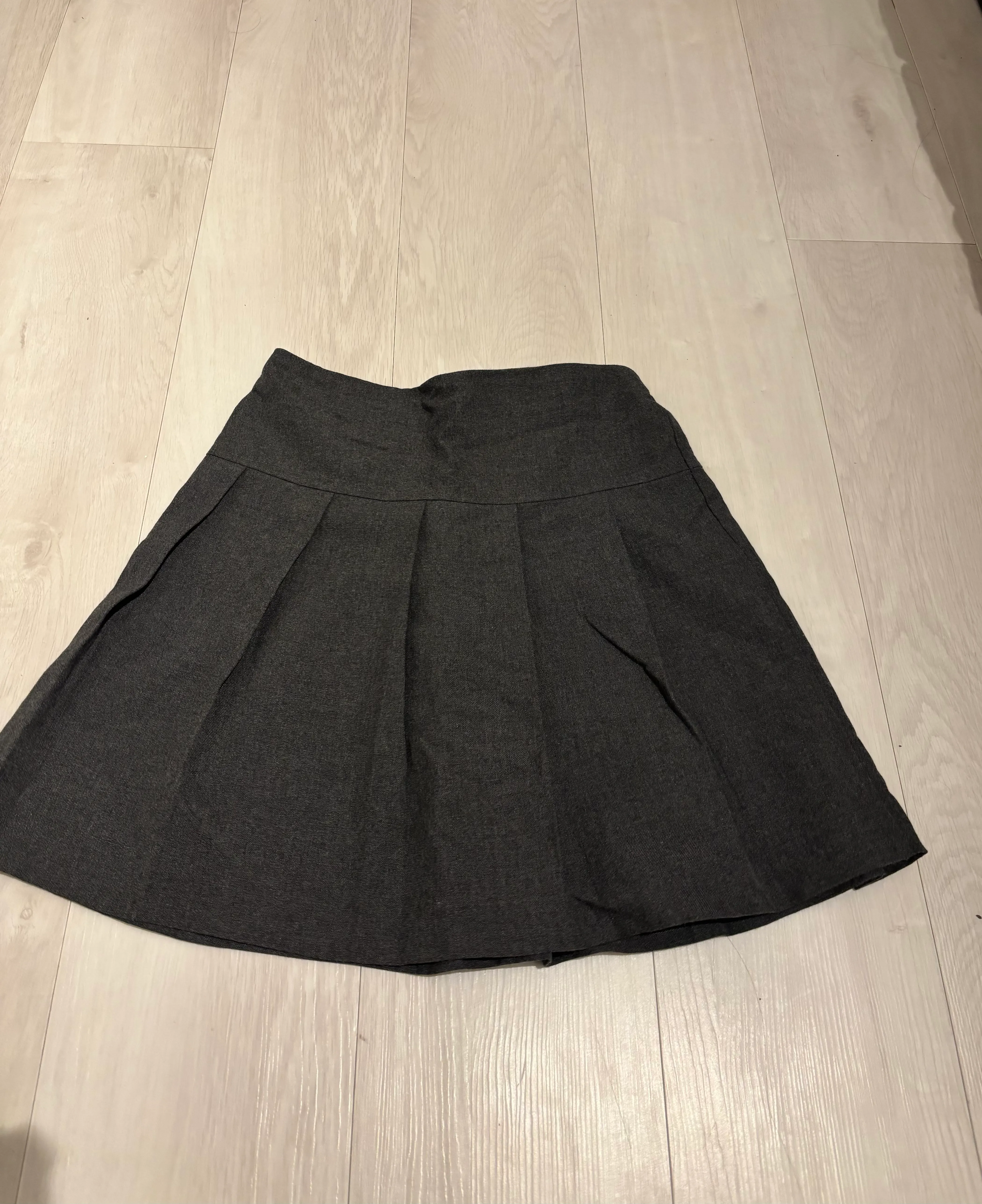 School Skirt- Grey elastic thick pleats