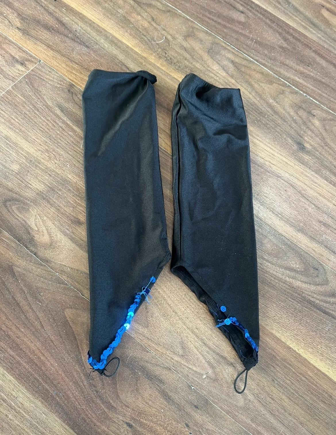 Arm Sleeves- Black with blue outline