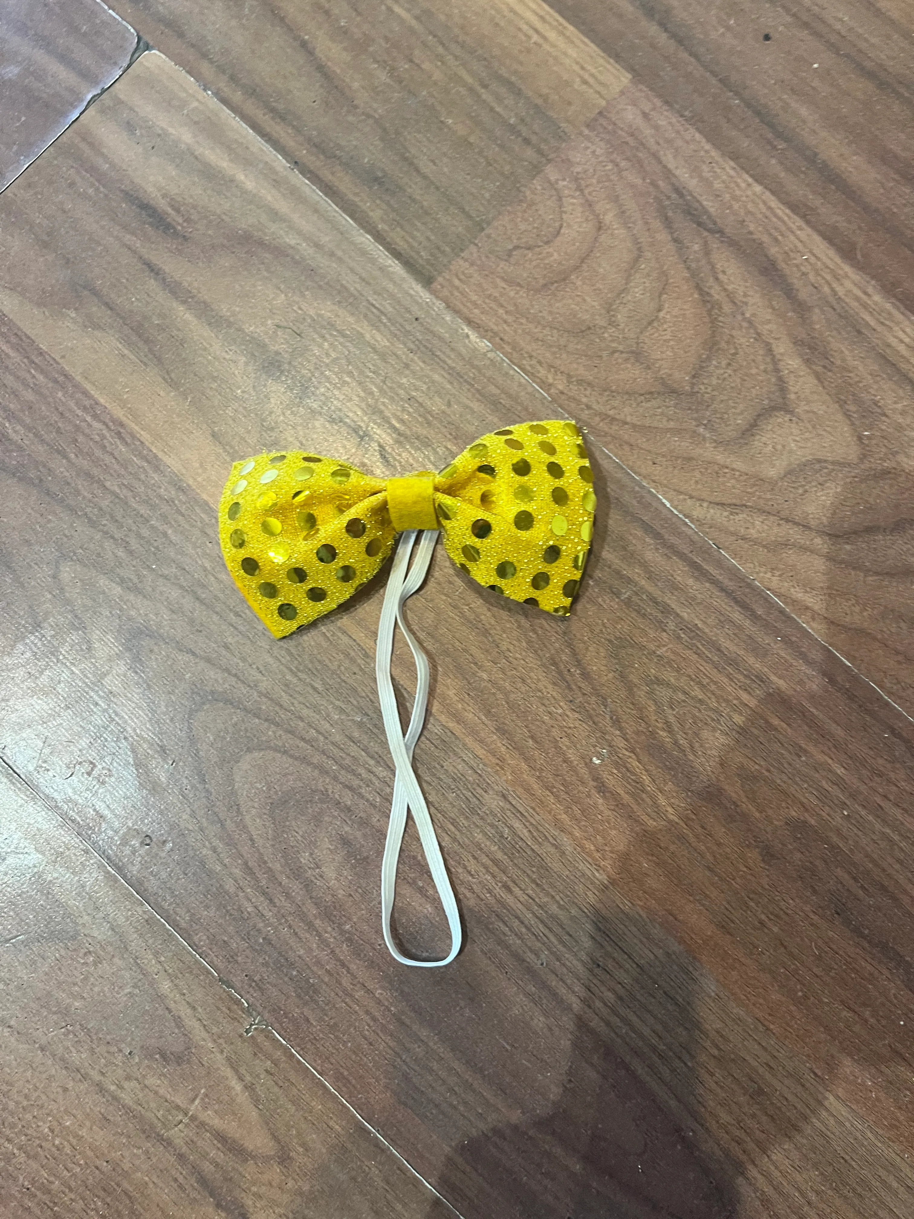Bow tie- Yellow/gold sequin