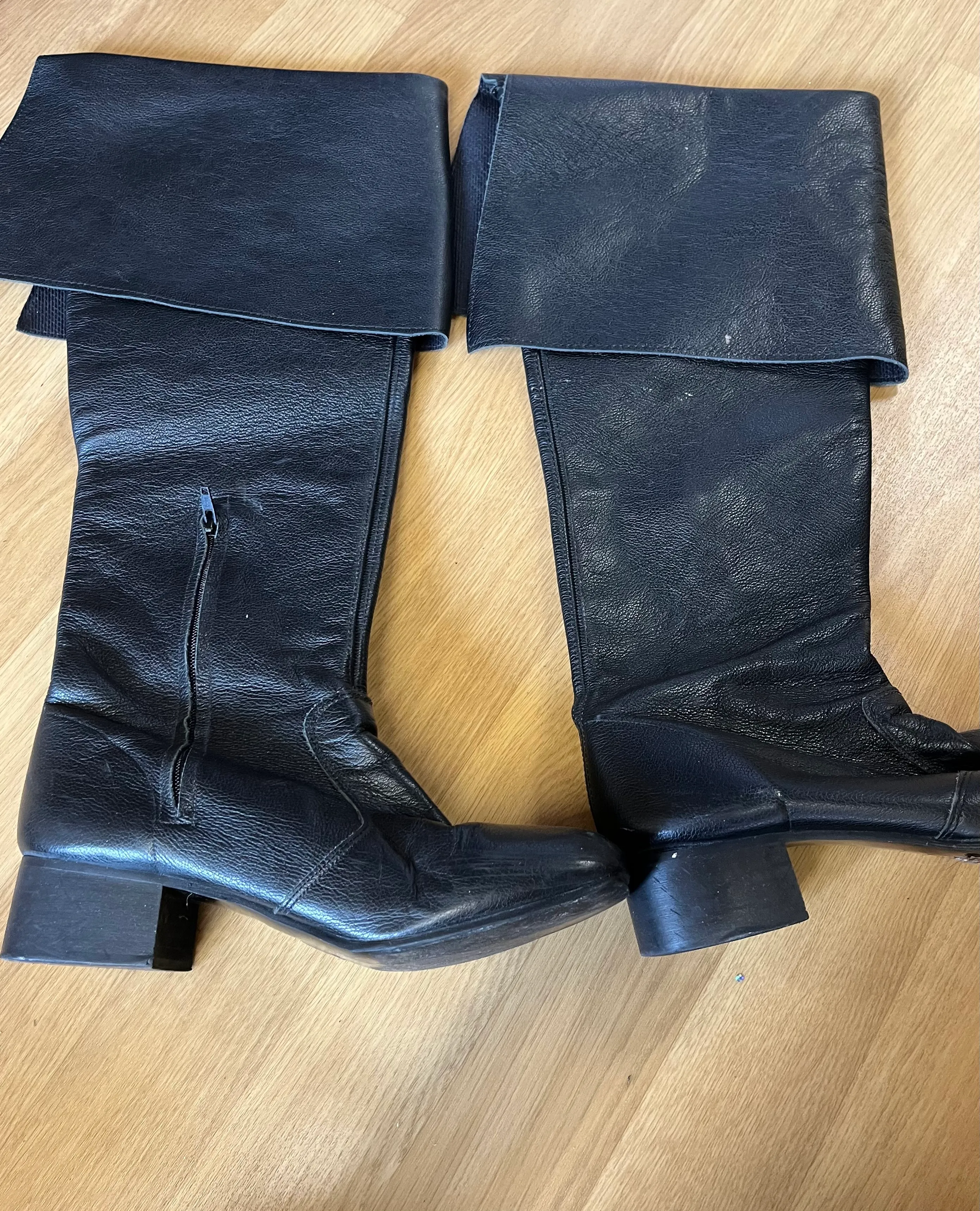 Boots- Black Knee High