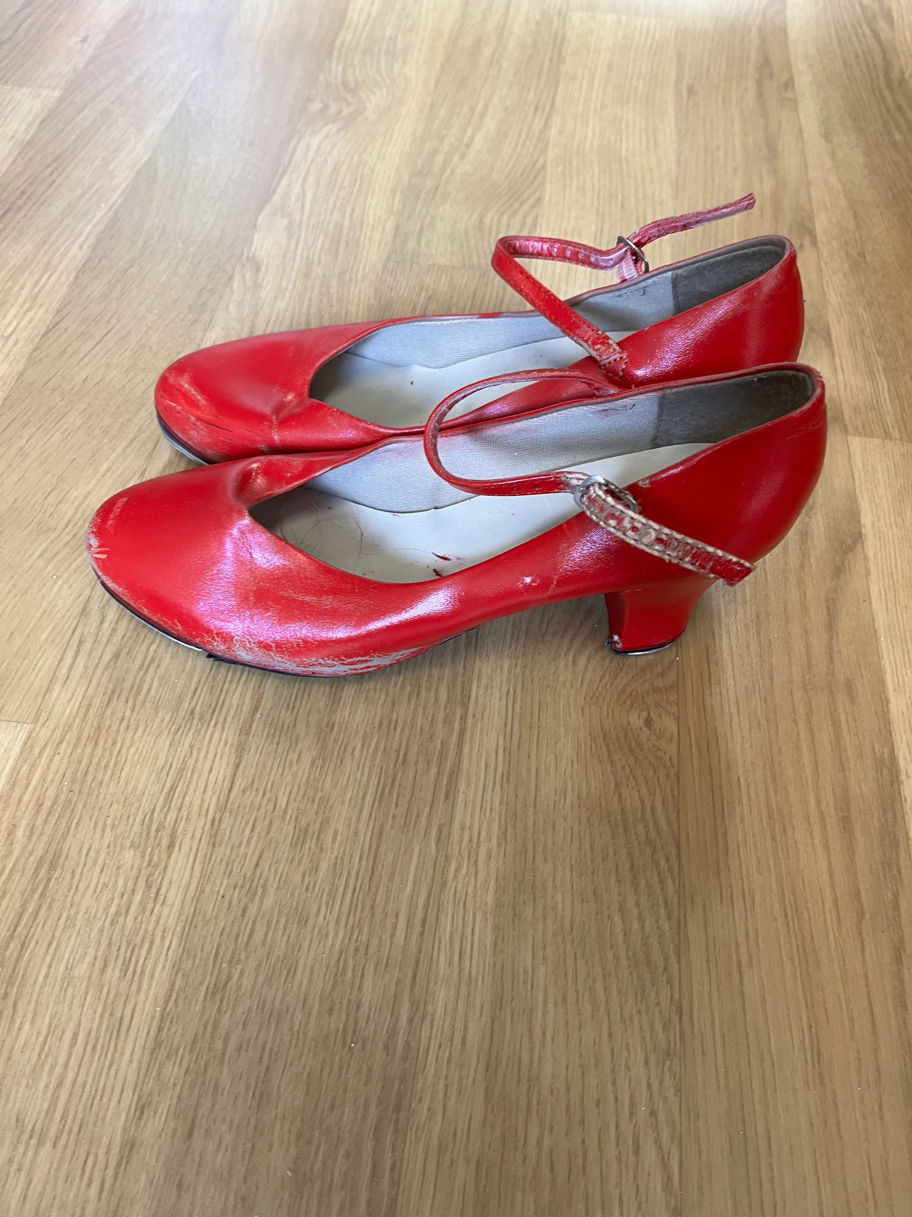 Heeled Tap Shoes- Bright Red