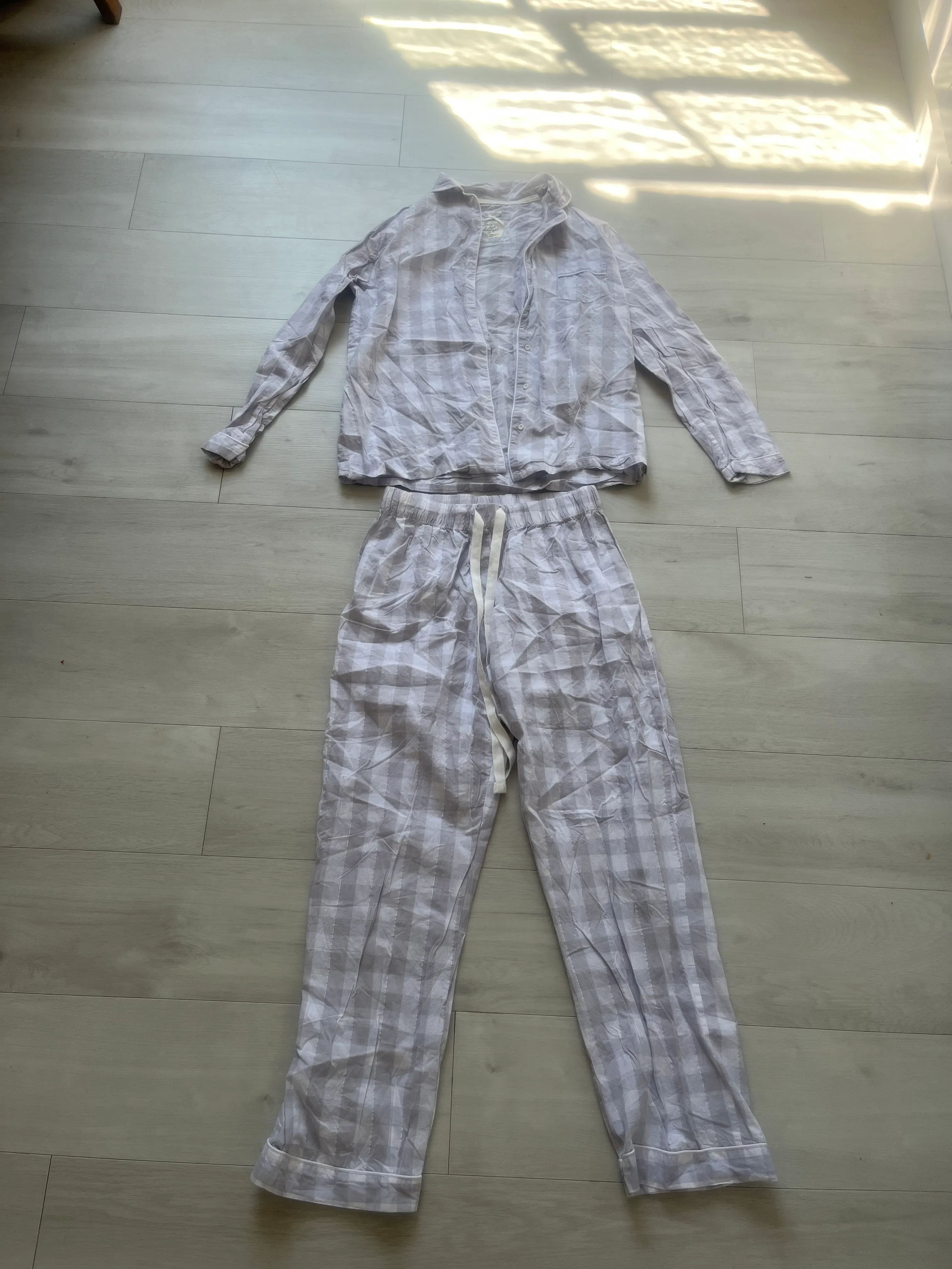 Pyjamas- Grey and glittery