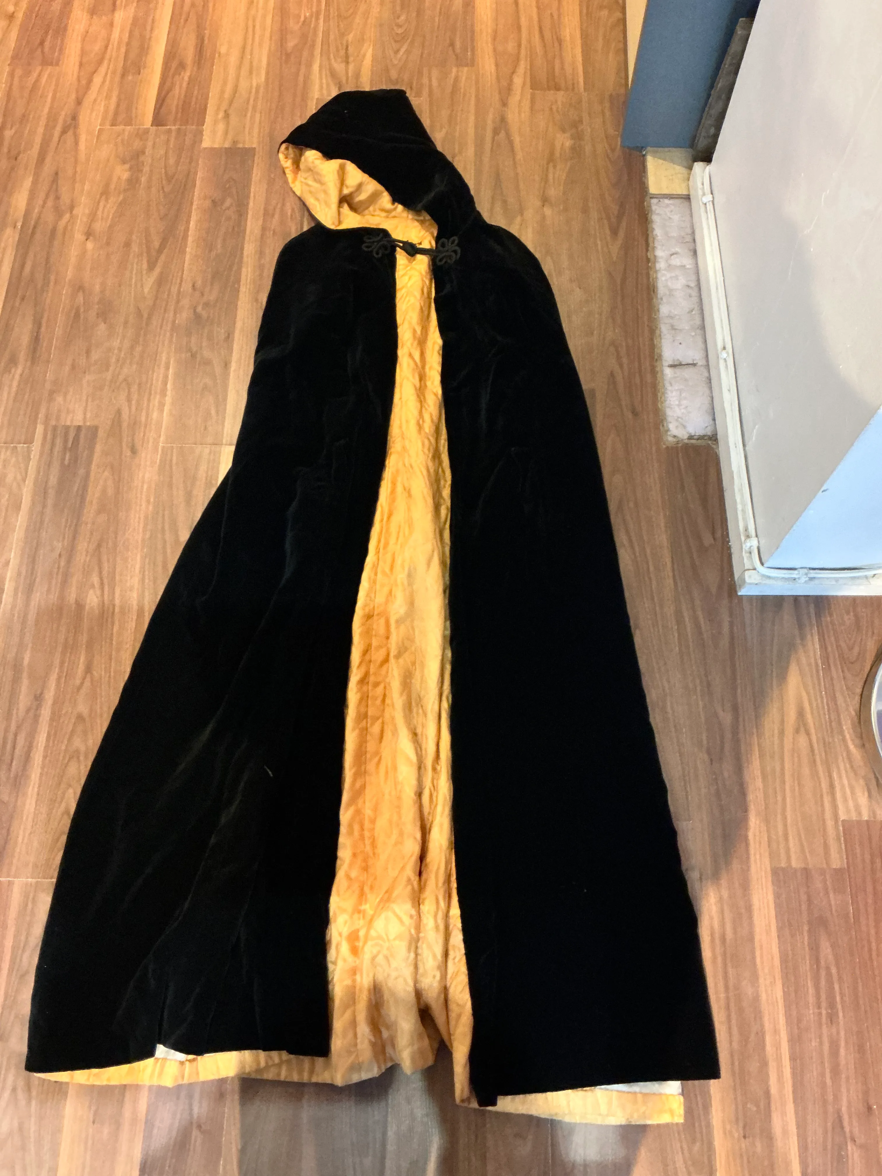 Cape- Black Long Velour with hood