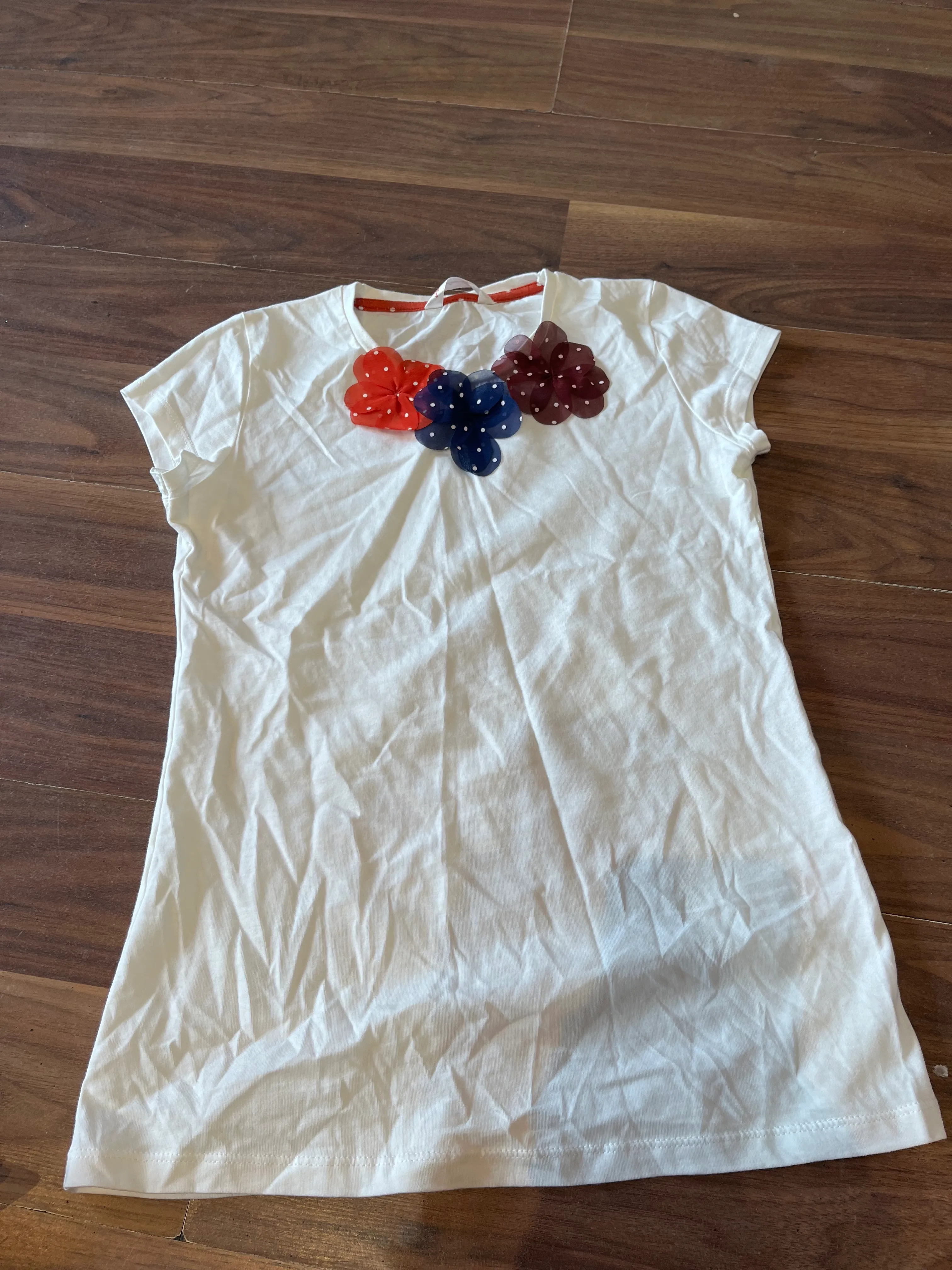 T-Shirt - White With Flowers