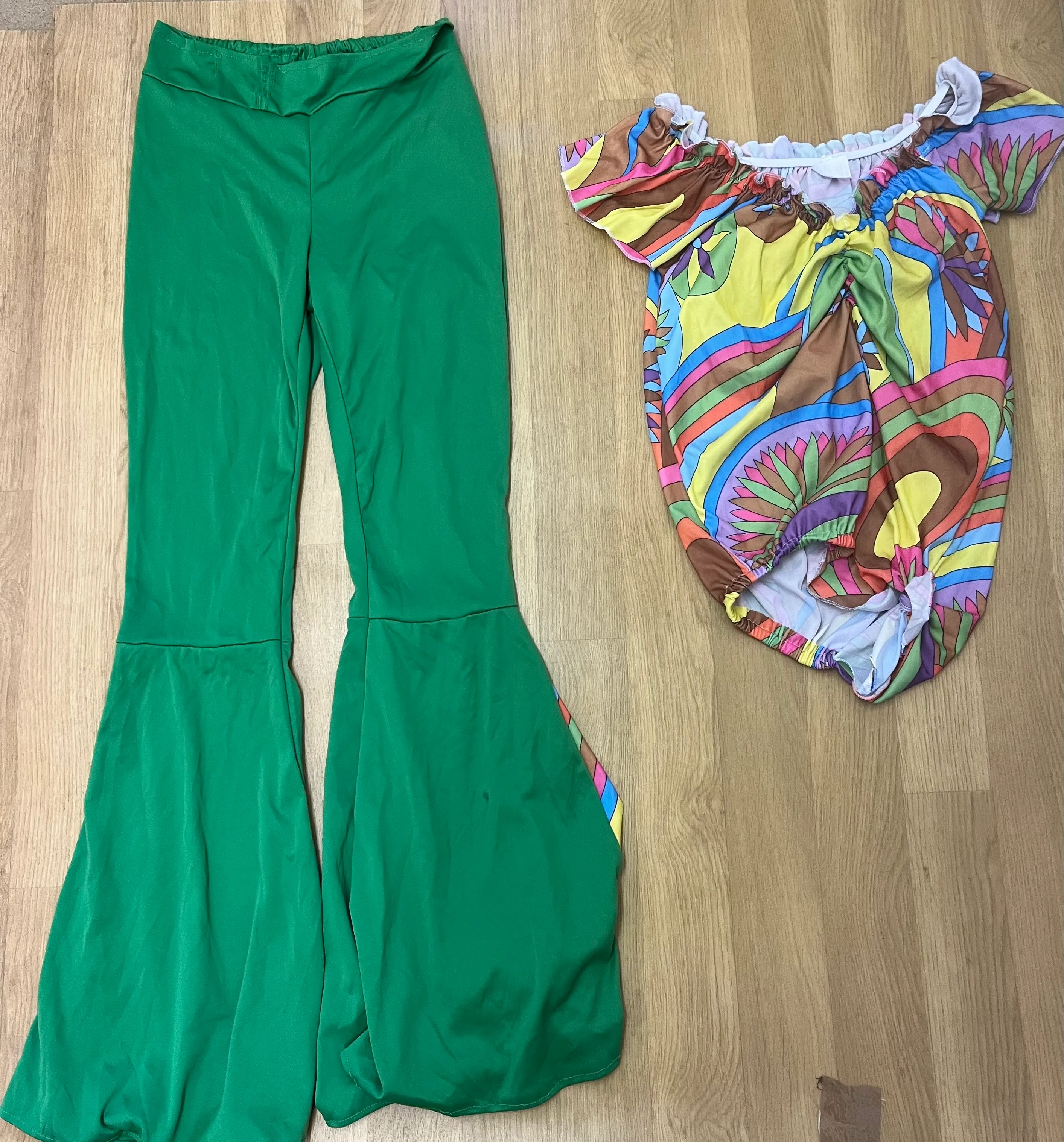 Two-piece- Multicolour and green flares