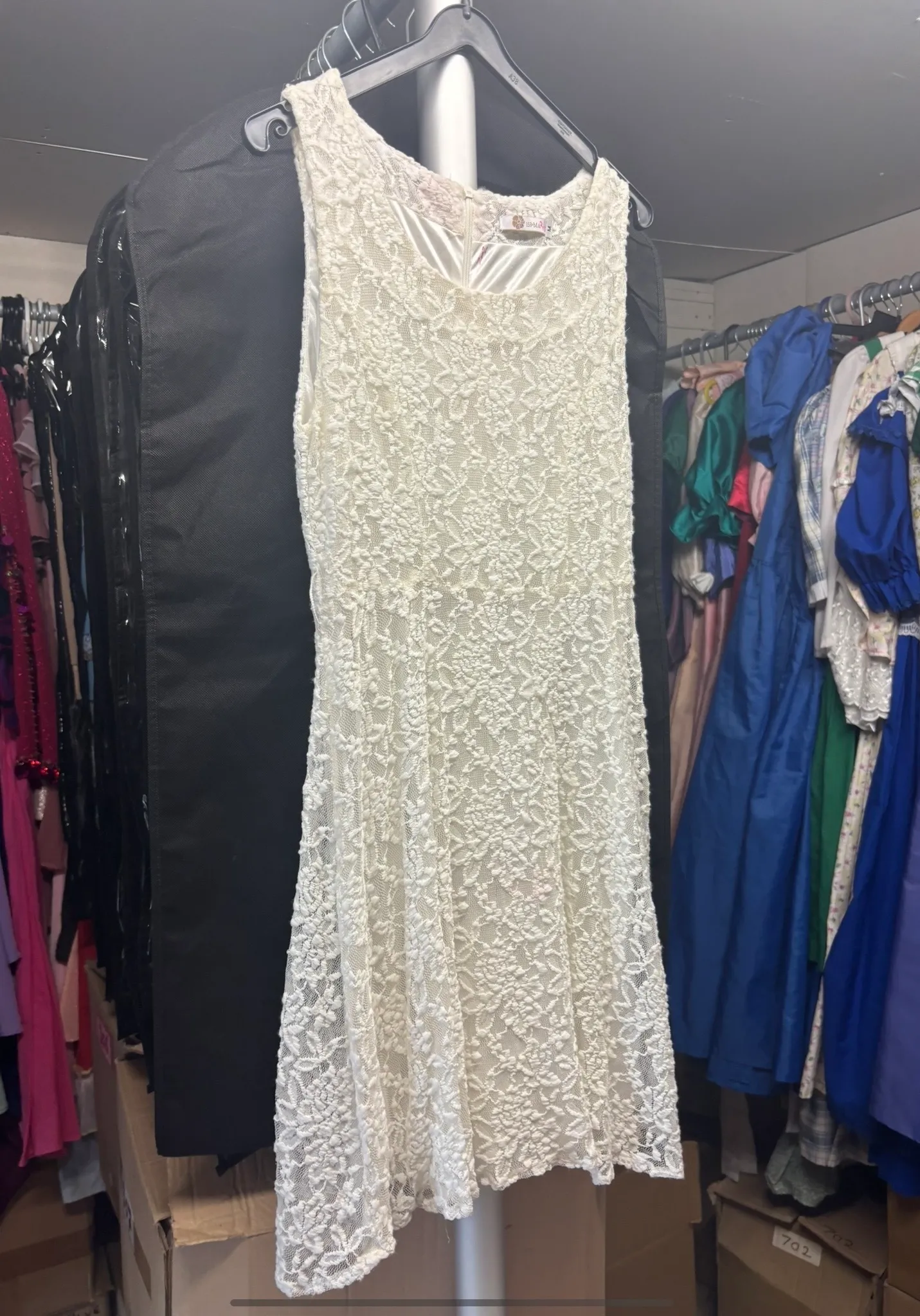 Dress- white/cream lace floaty design