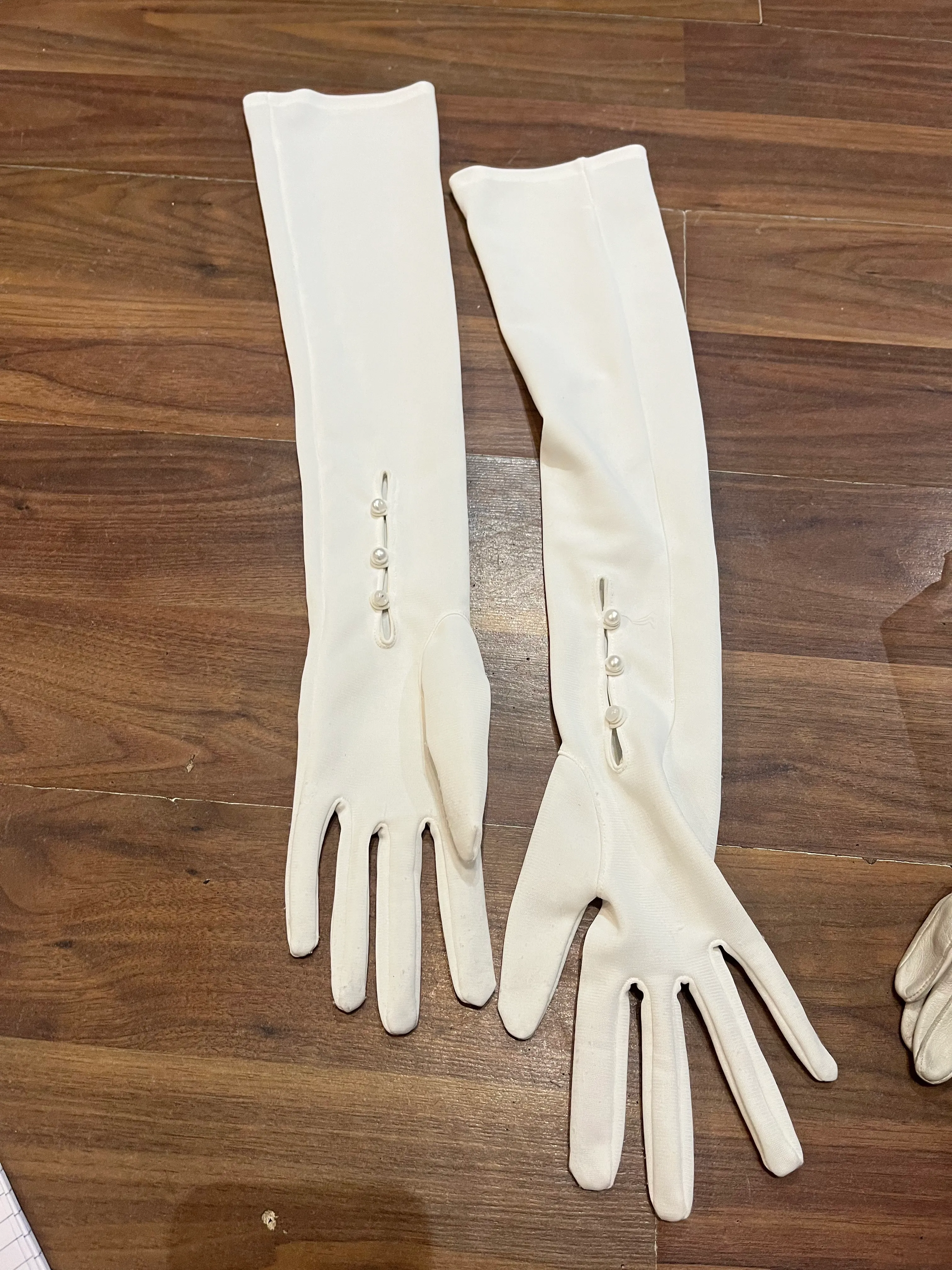 Gloves- Button long 