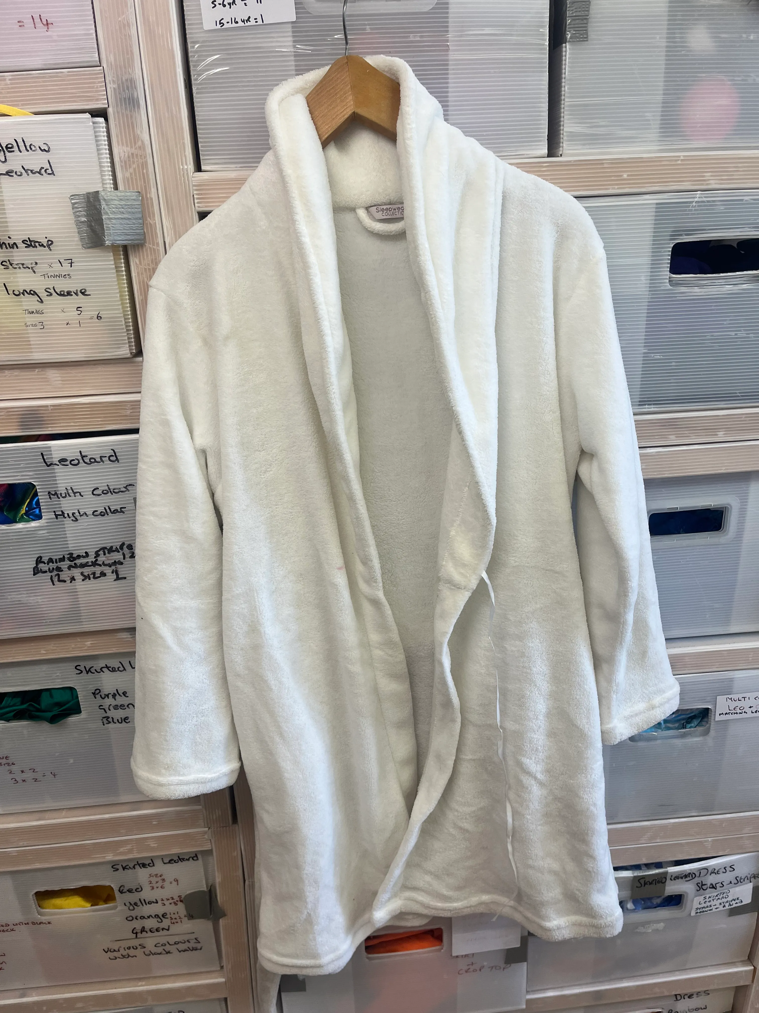 Dressing gown- Fluffy Cream/White