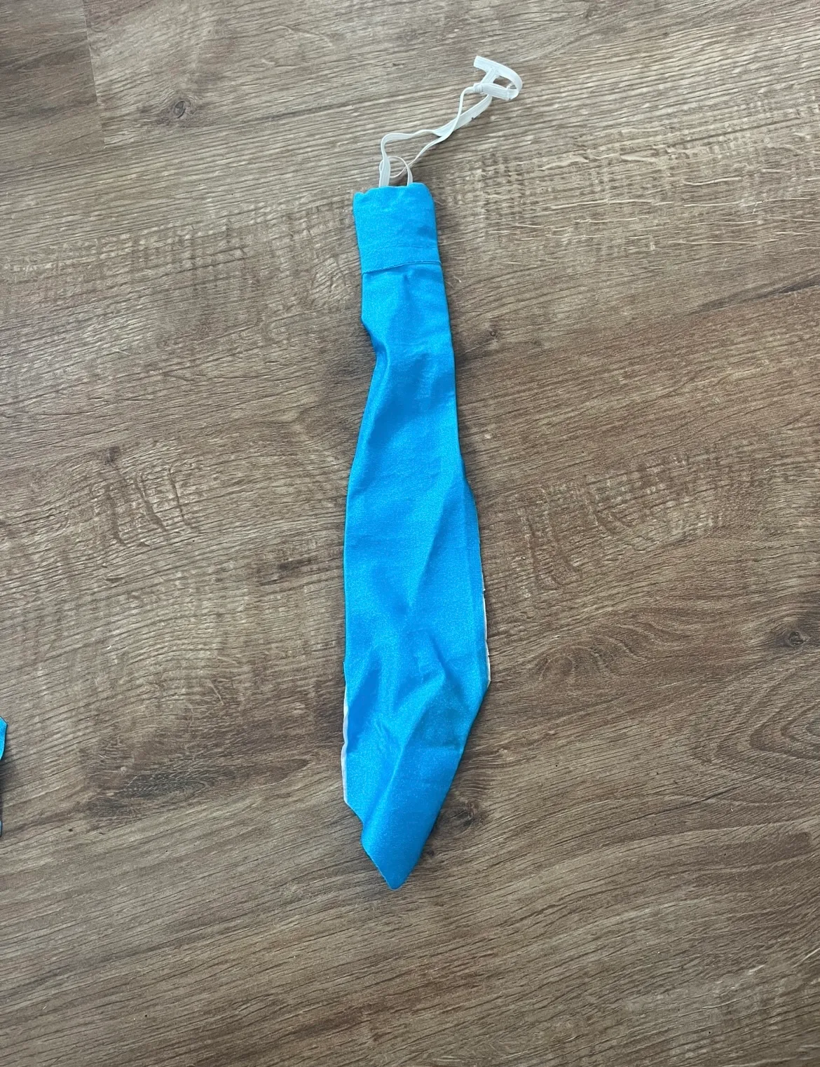 Tie- Light blue on elastic