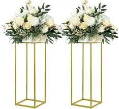 32in Gold Stand Centerpiece Frame