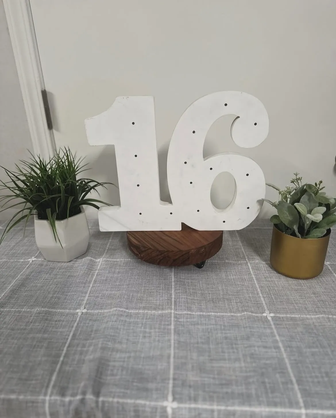 "16" Metal Number
