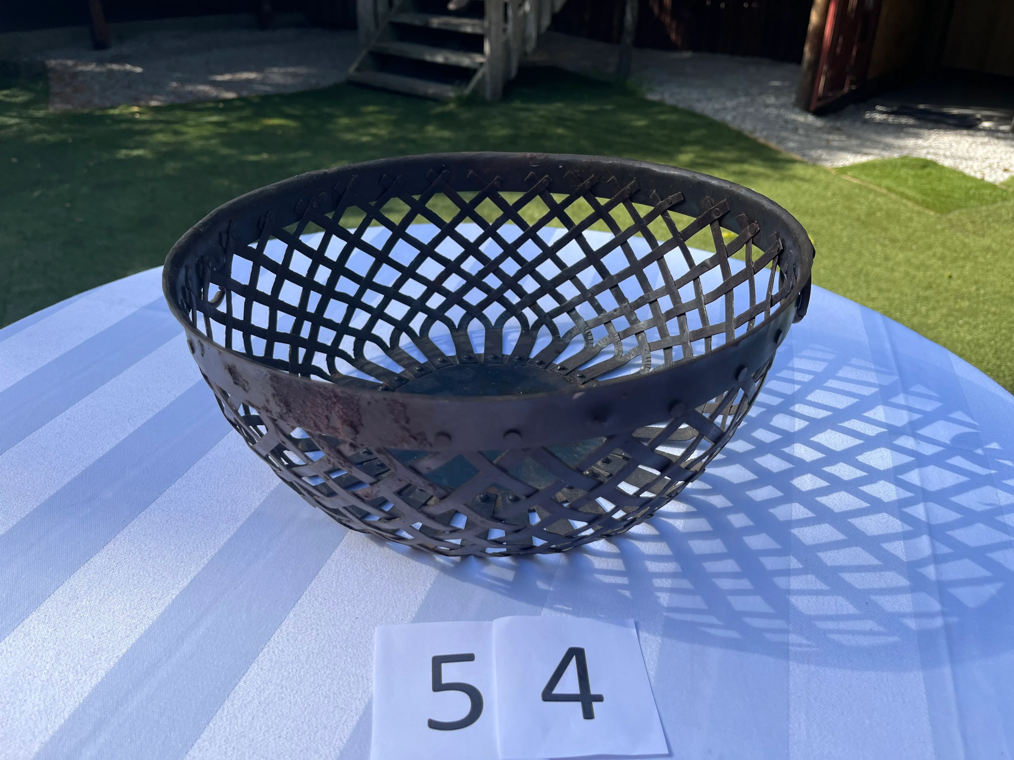 Bread Basket - Flat Iron - Round - MED