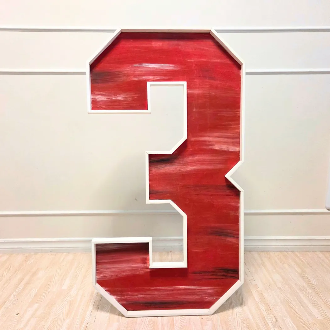Marquee Number 3 Red Grunge