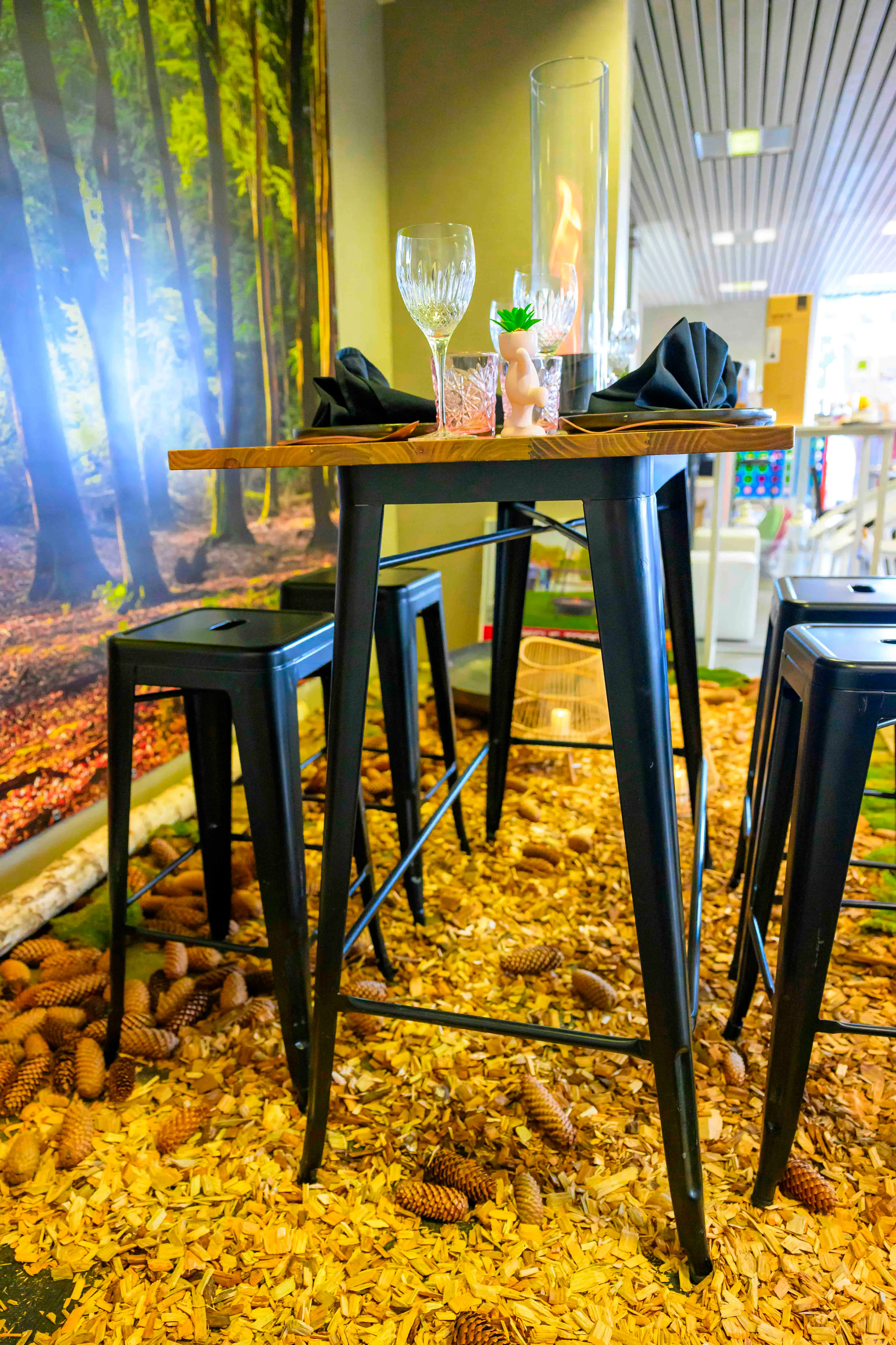 Hoge tafels en tafels