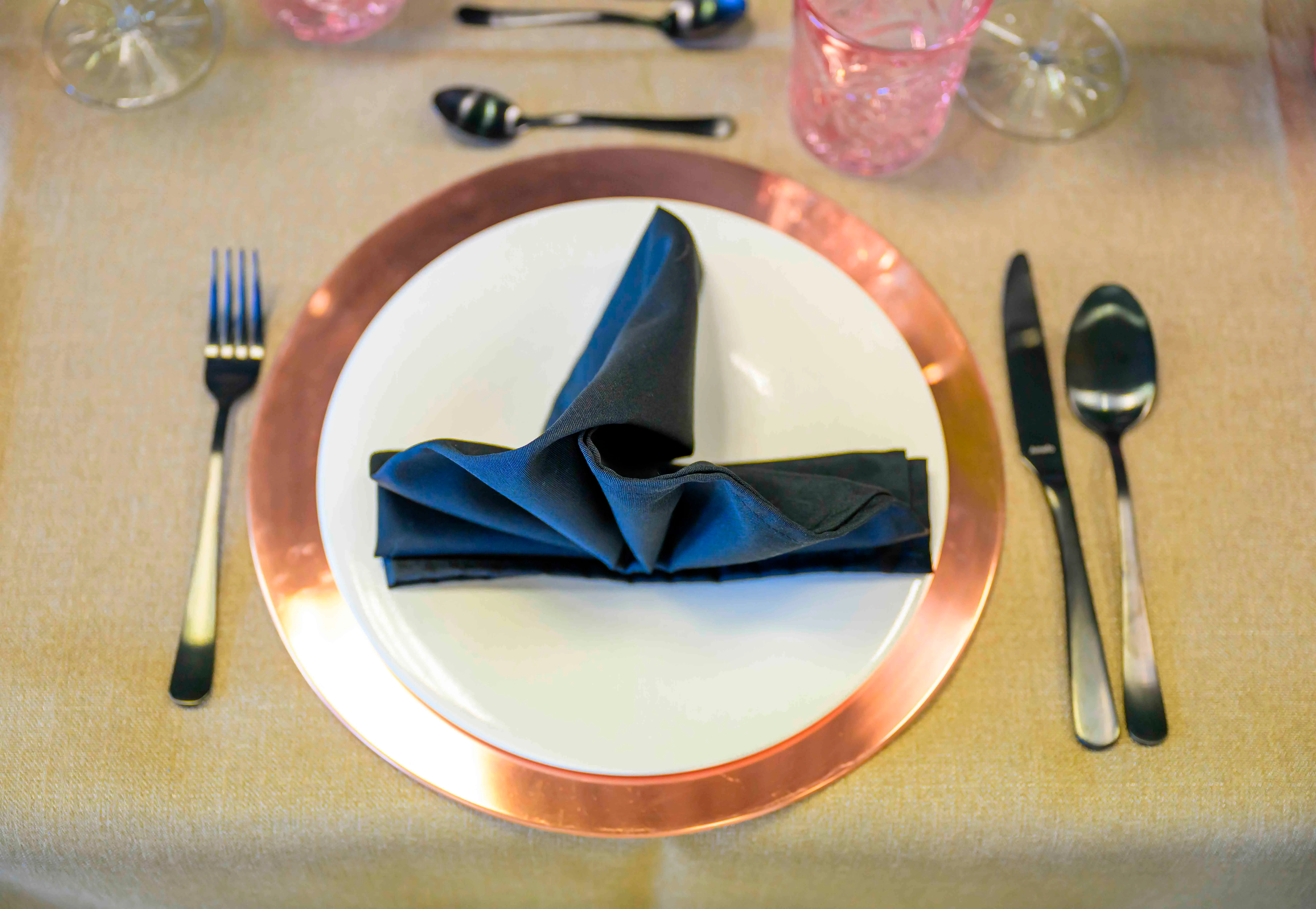 Tafelnap met klaptafel hout Afm 183x76cm - beige