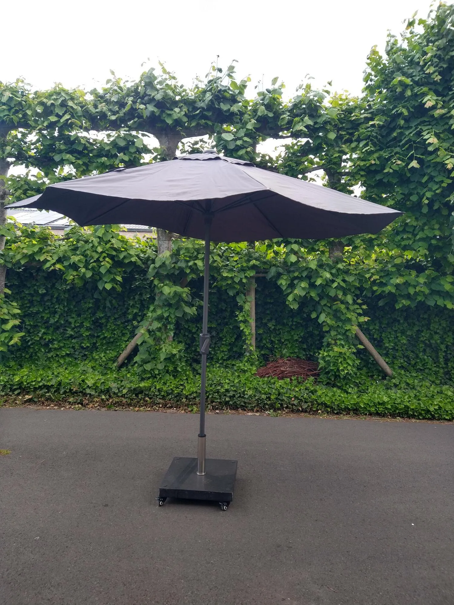 Parasol  3 meter antraciet + granieten voet 60 kg