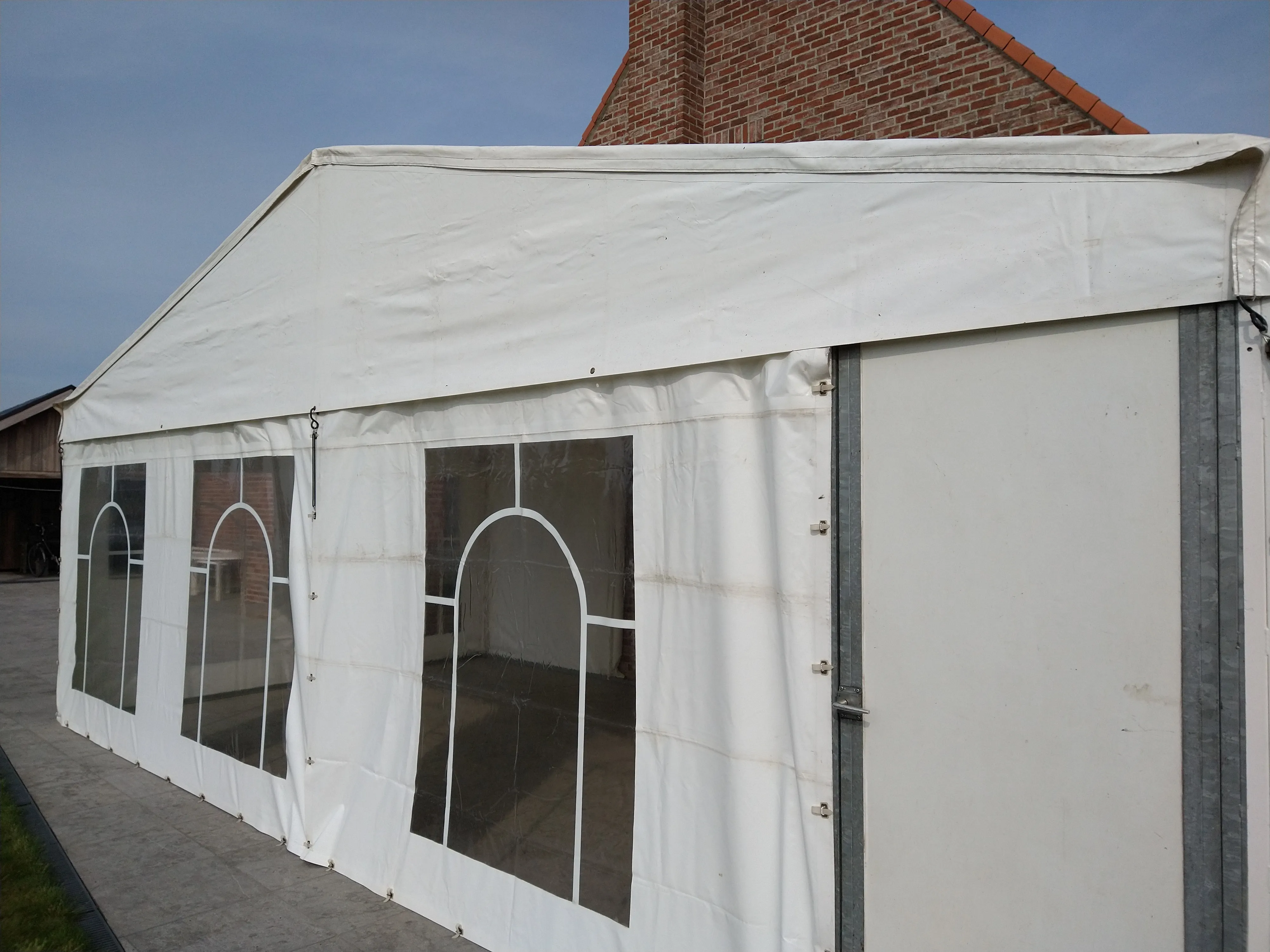 Huur kadertenten (prijs op aanvraag)