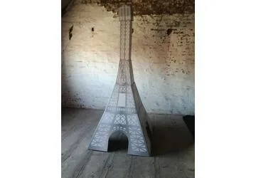 Maquette Eifeltoren in karton hoogte 2m70 - 1m16 breedte