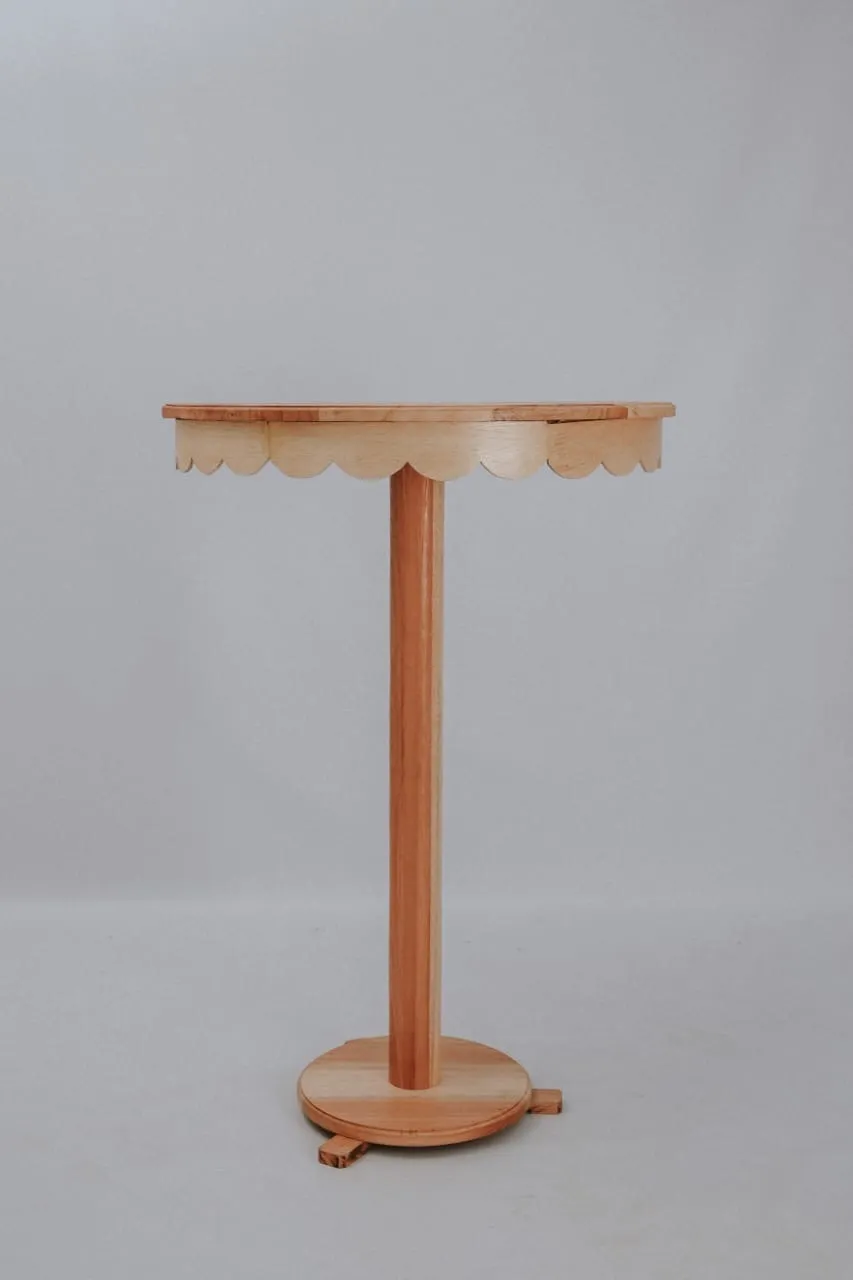 Scalloped Oak Cocktail
